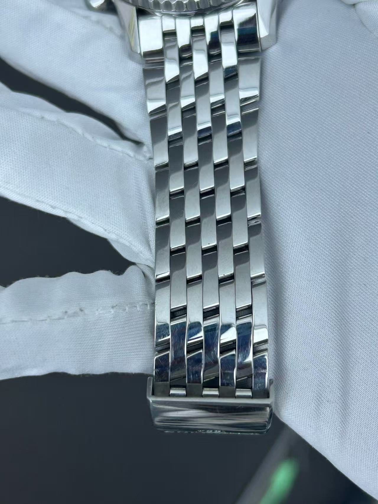 Breitling AB0127211B1A1 detail 6