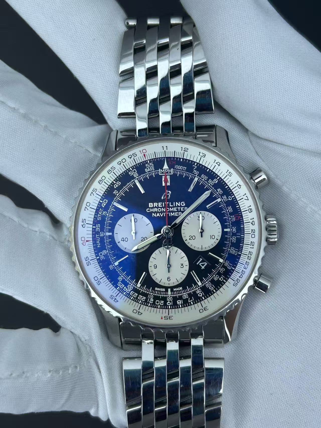 Breitling AB0127211B1A1 detail 5