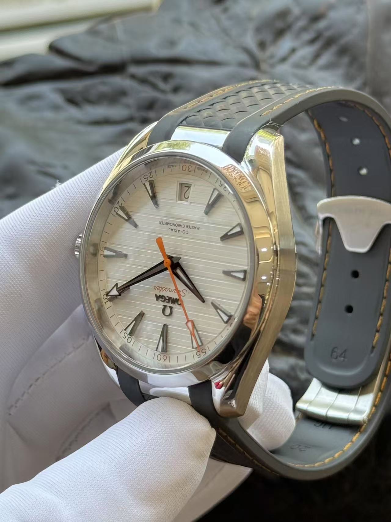 Omega 220.12.41.21.02.002 detail 6