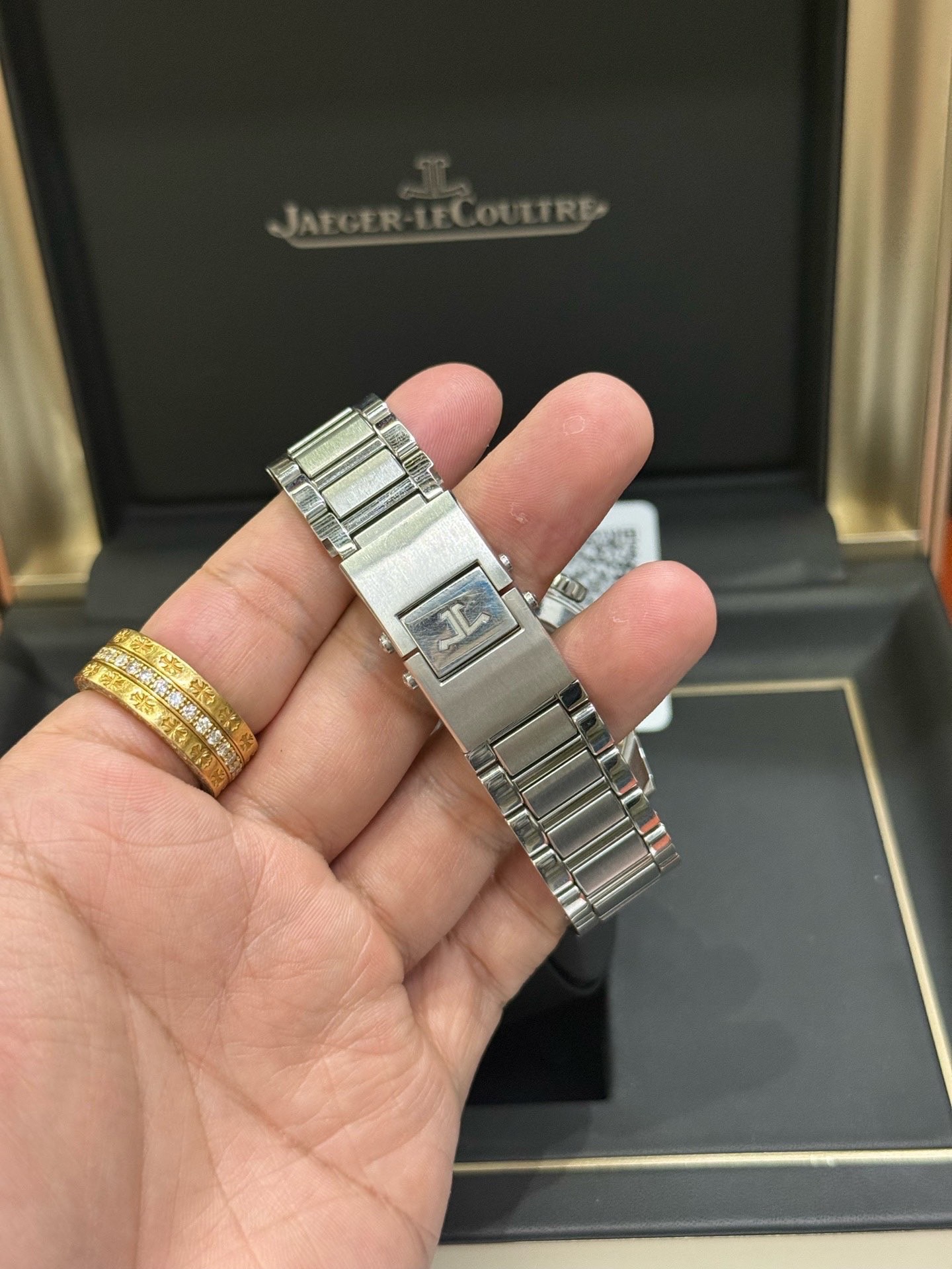 Jaeger-LeCoultre 9088180 detail 3