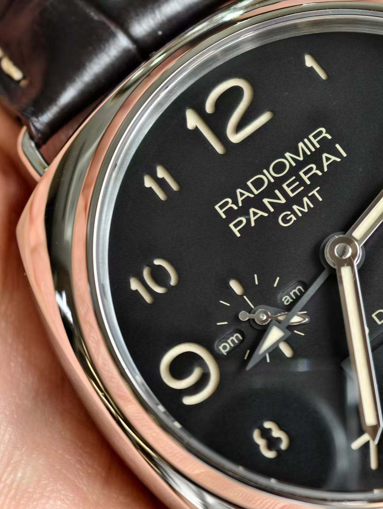 Panerai PAM00472 detail 3
