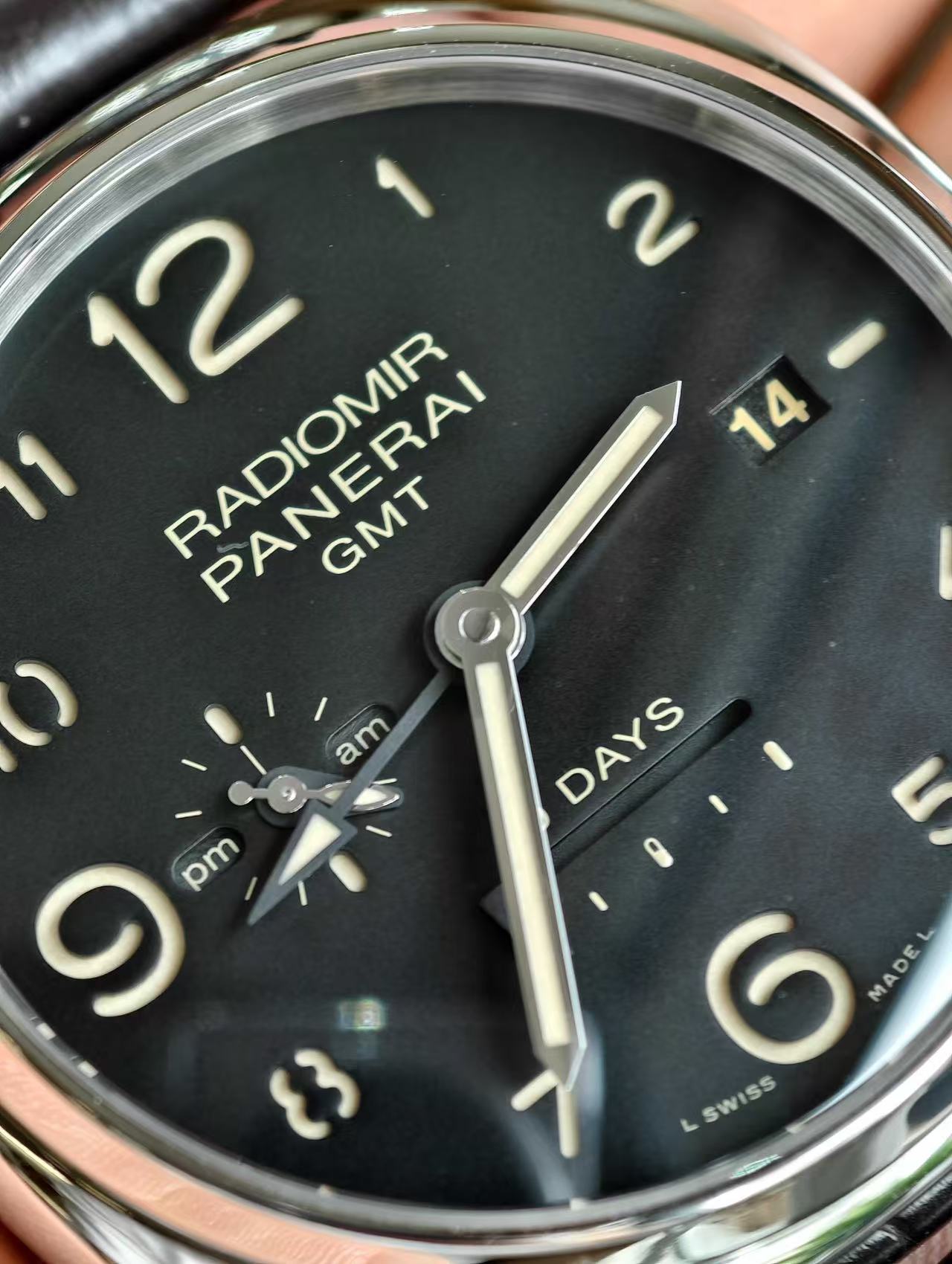 Panerai PAM00472 detail 4