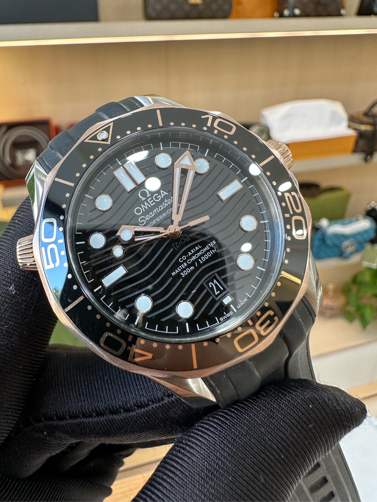 Omega 210.22.42.20.01.002 detail 5