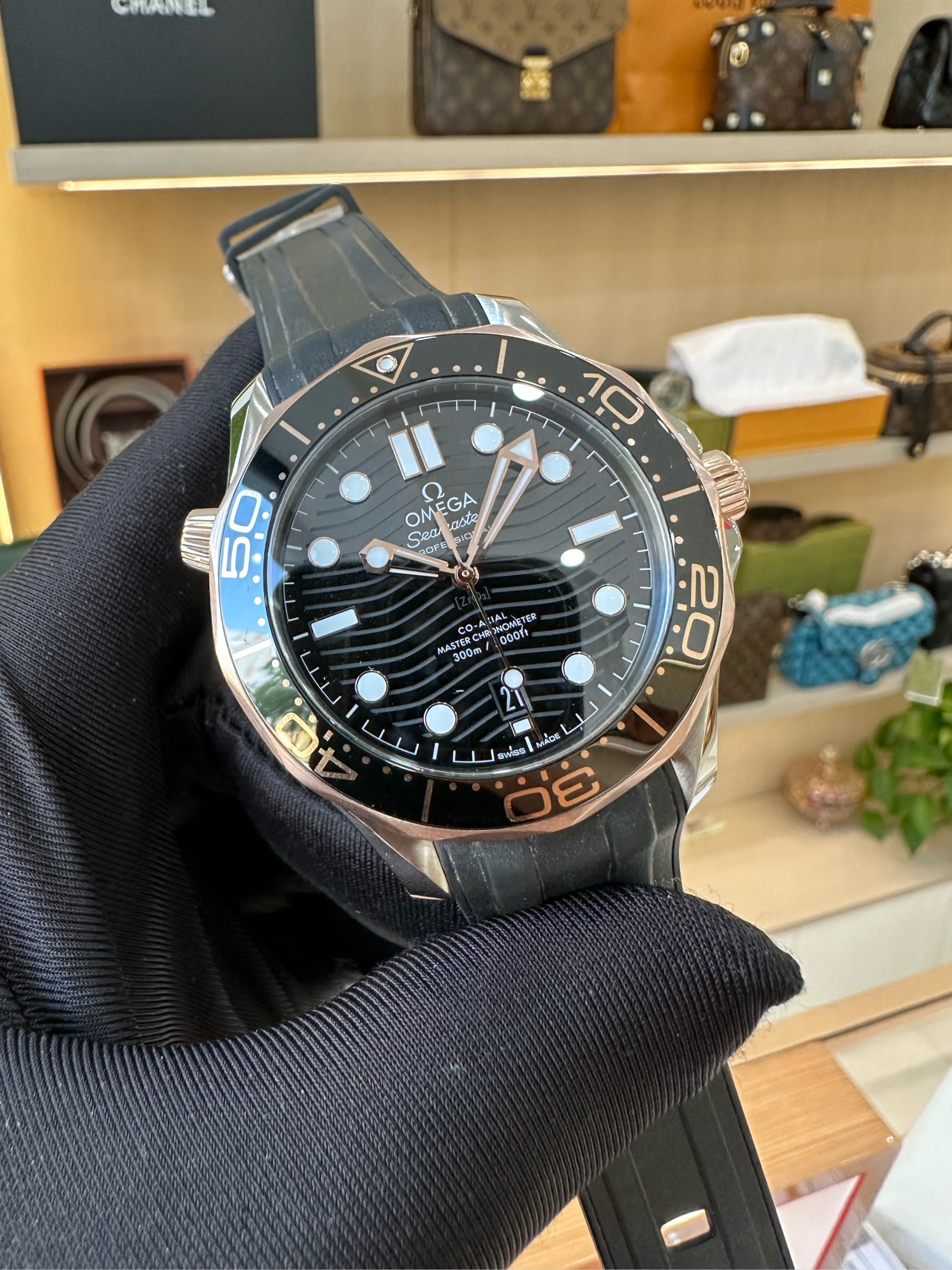 Omega 210.22.42.20.01.002 detail 1