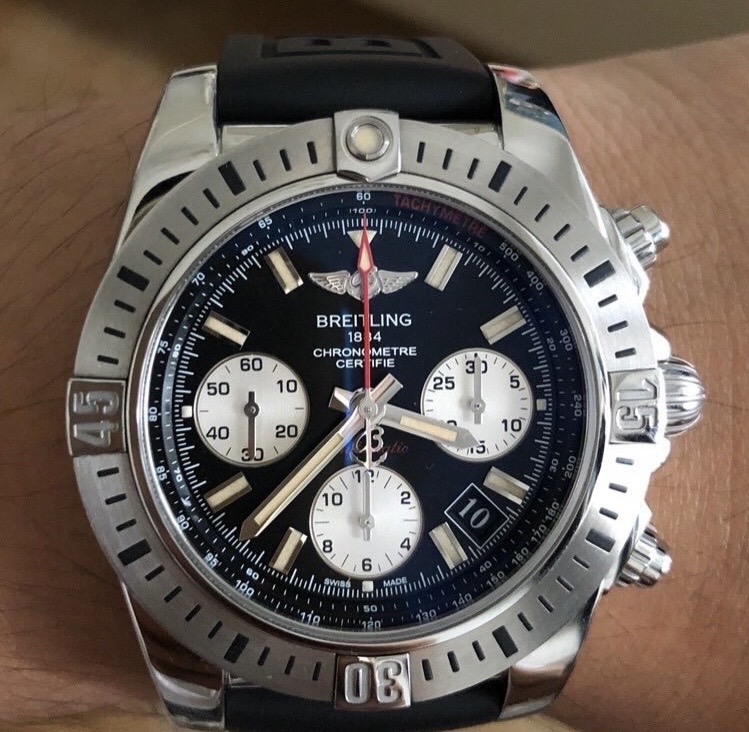 Breitling AB01442J detail 1
