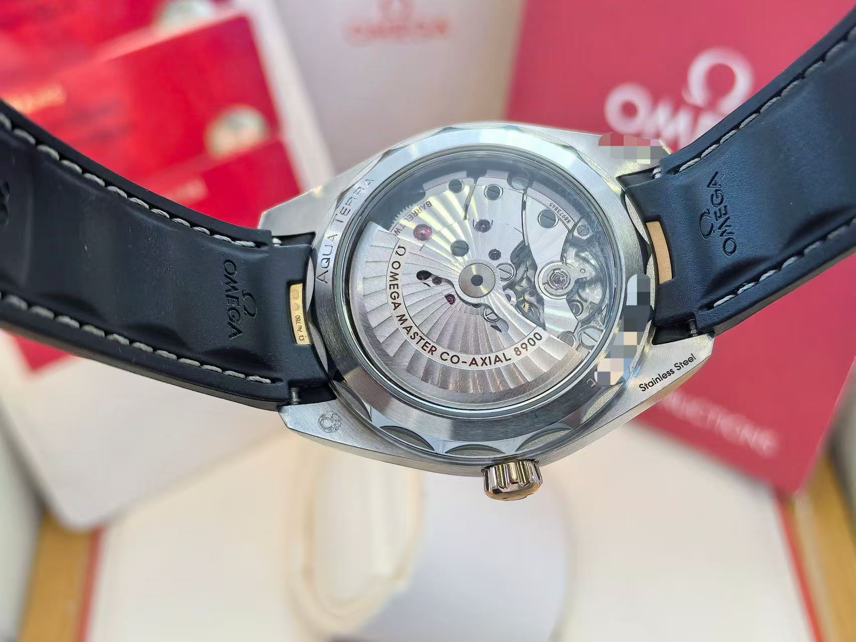Omega 220.22.41.21.02.001 detail 7