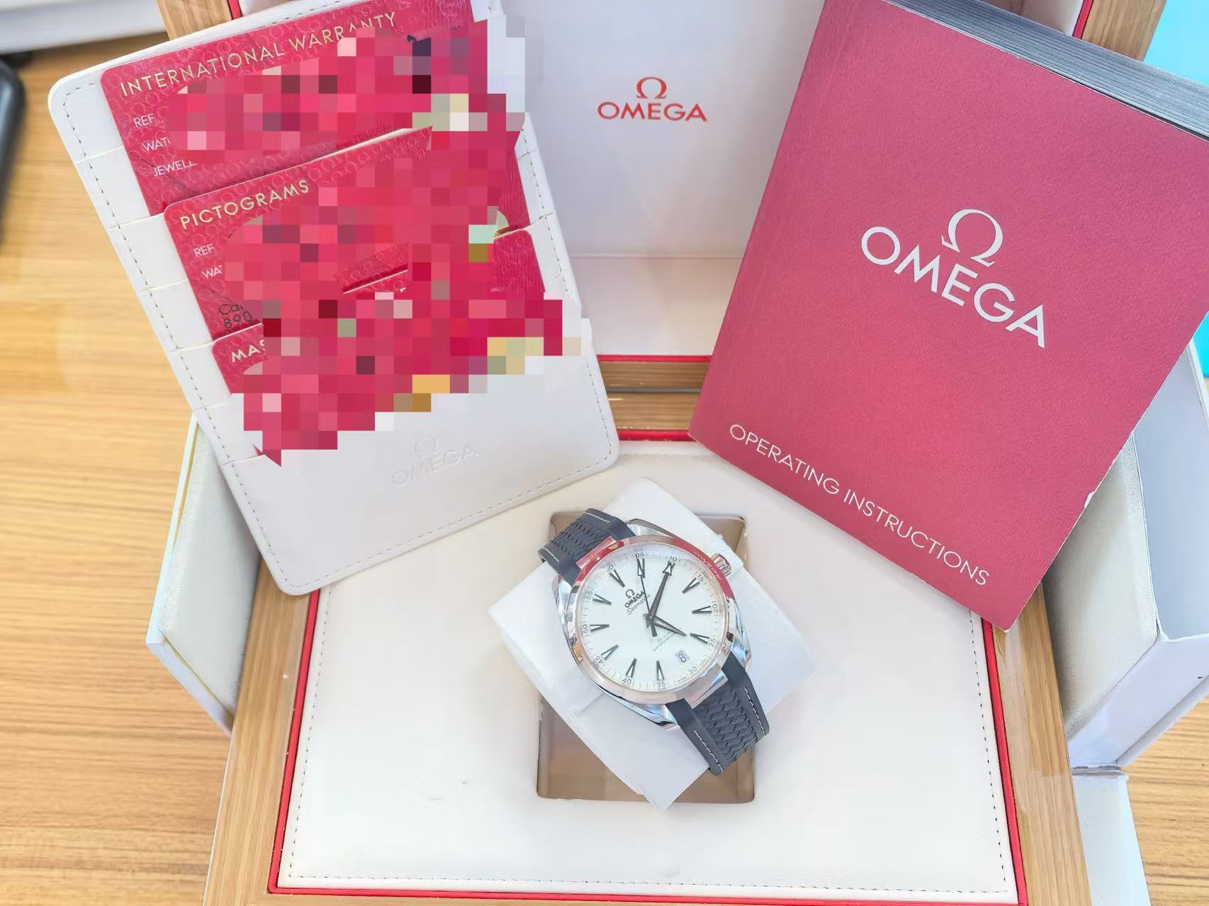 Omega 220.22.41.21.02.001 detail 6