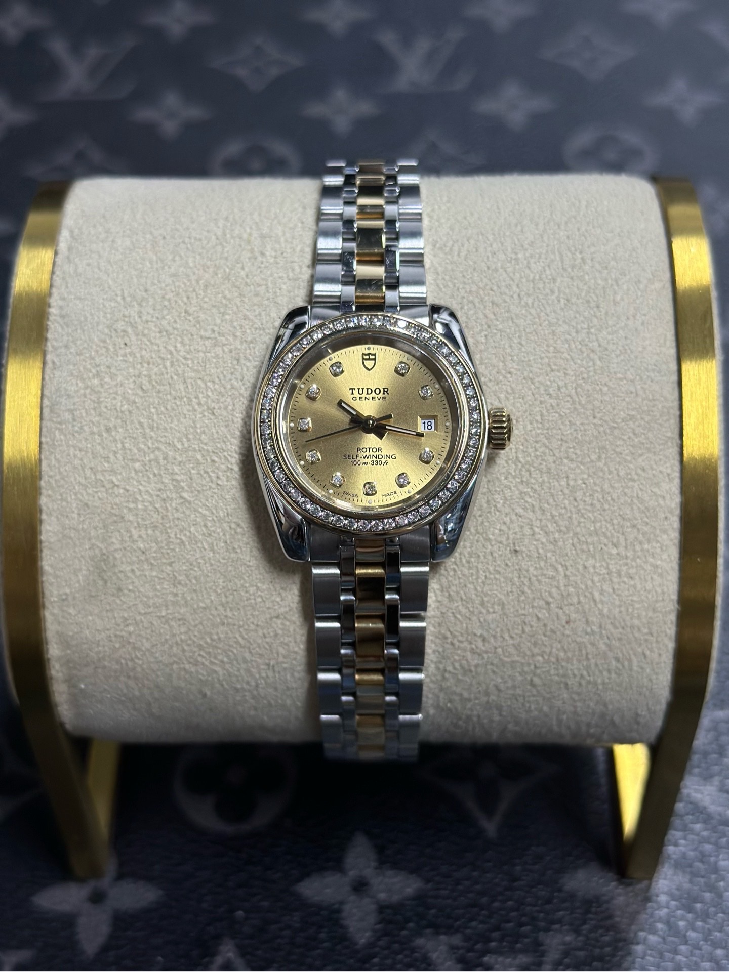 Tudor M22023-0010