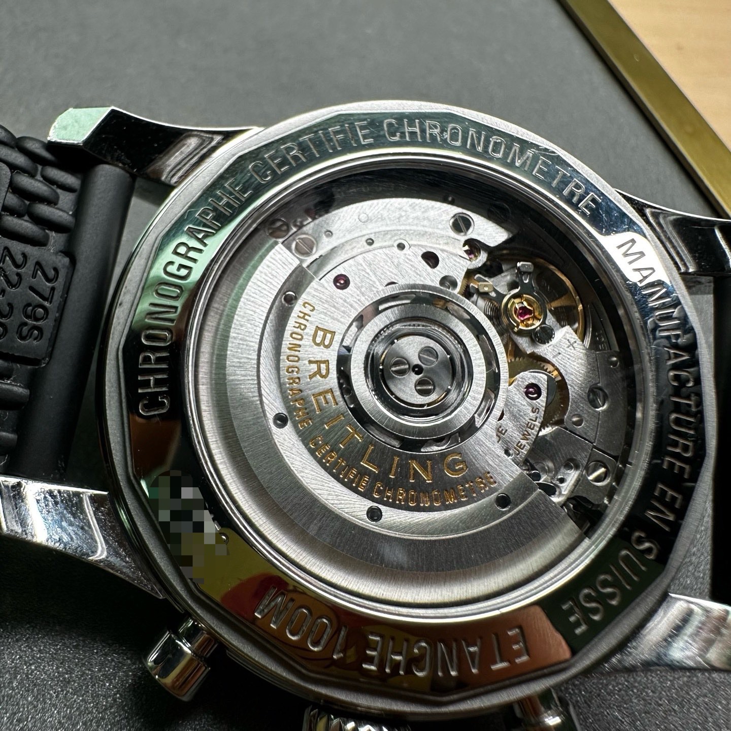 Breitling AB015212 detail 6