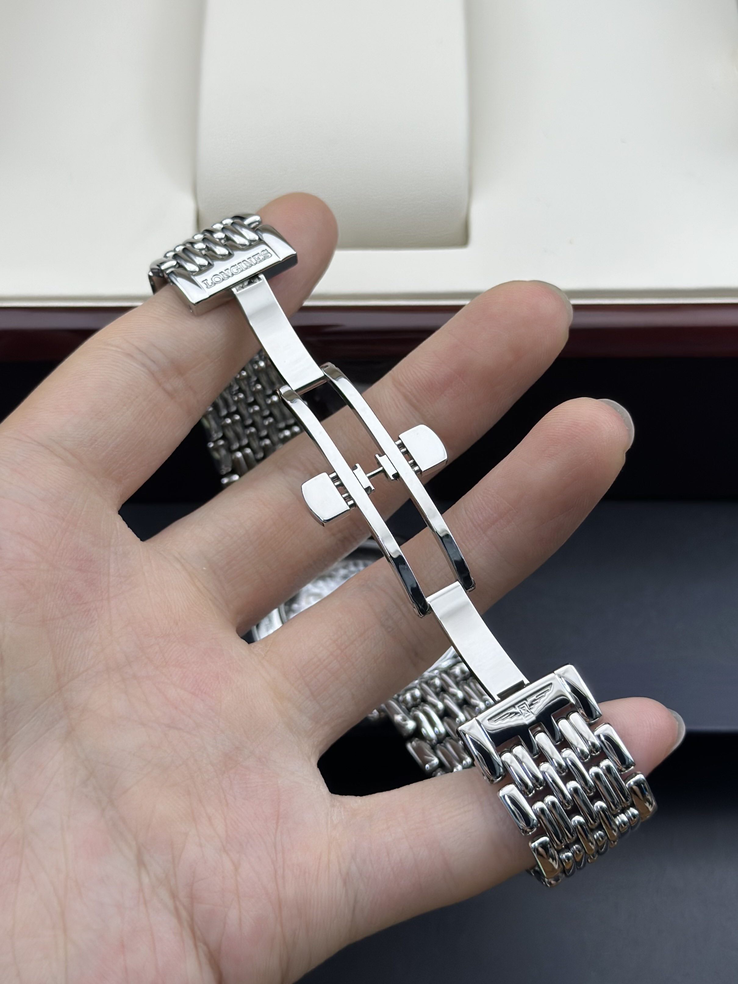 Longines L4.860.4.11.6 detail 5