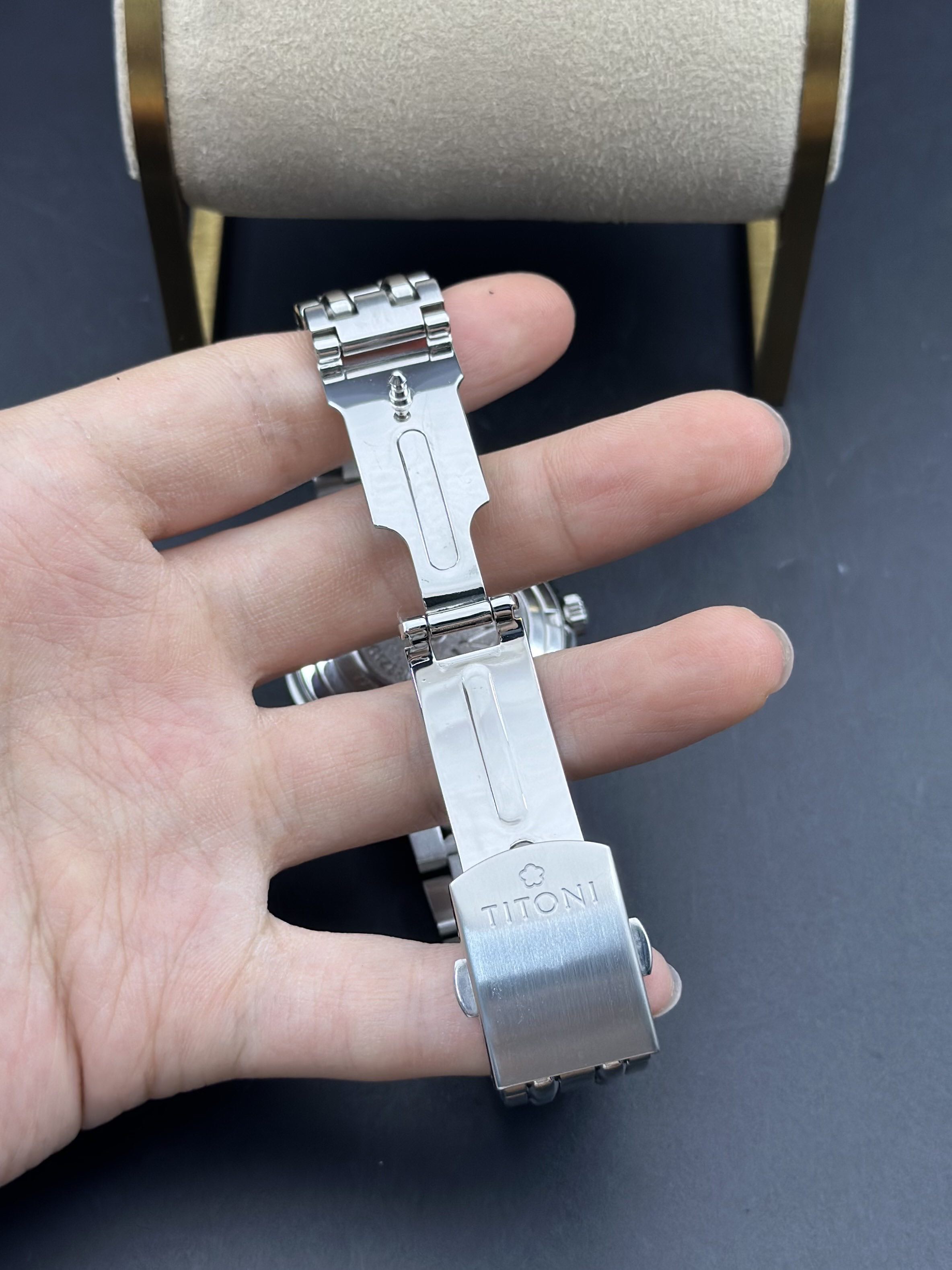 TITONI 777 S-DBS-007 detail 6