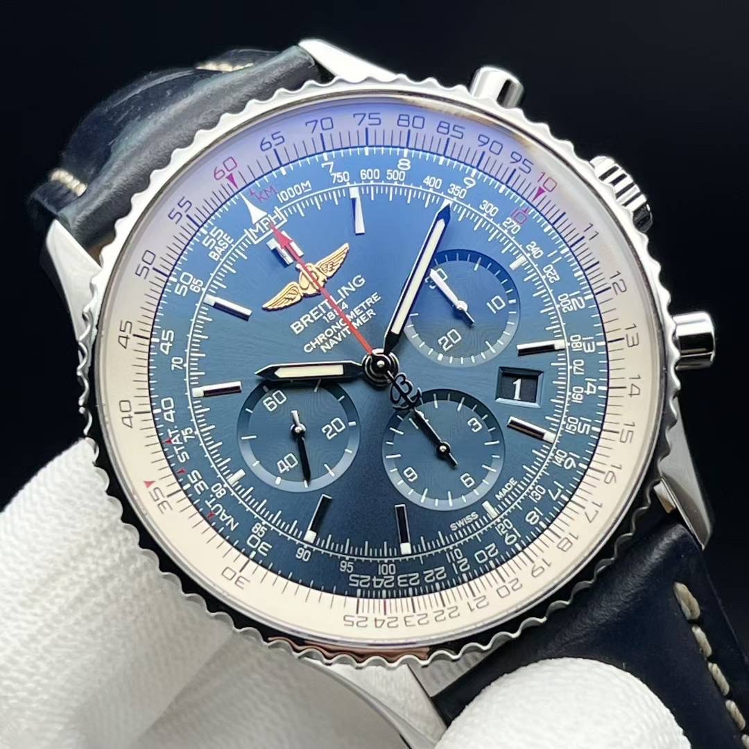 Breitling AB012721 detail 3