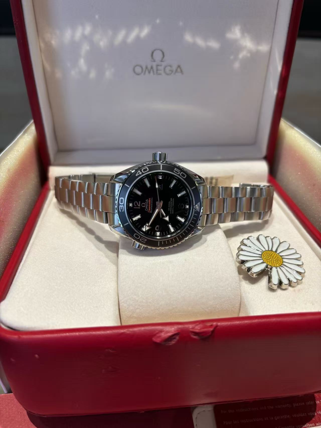 Omega 232.30.38.20.01.001 detail 2