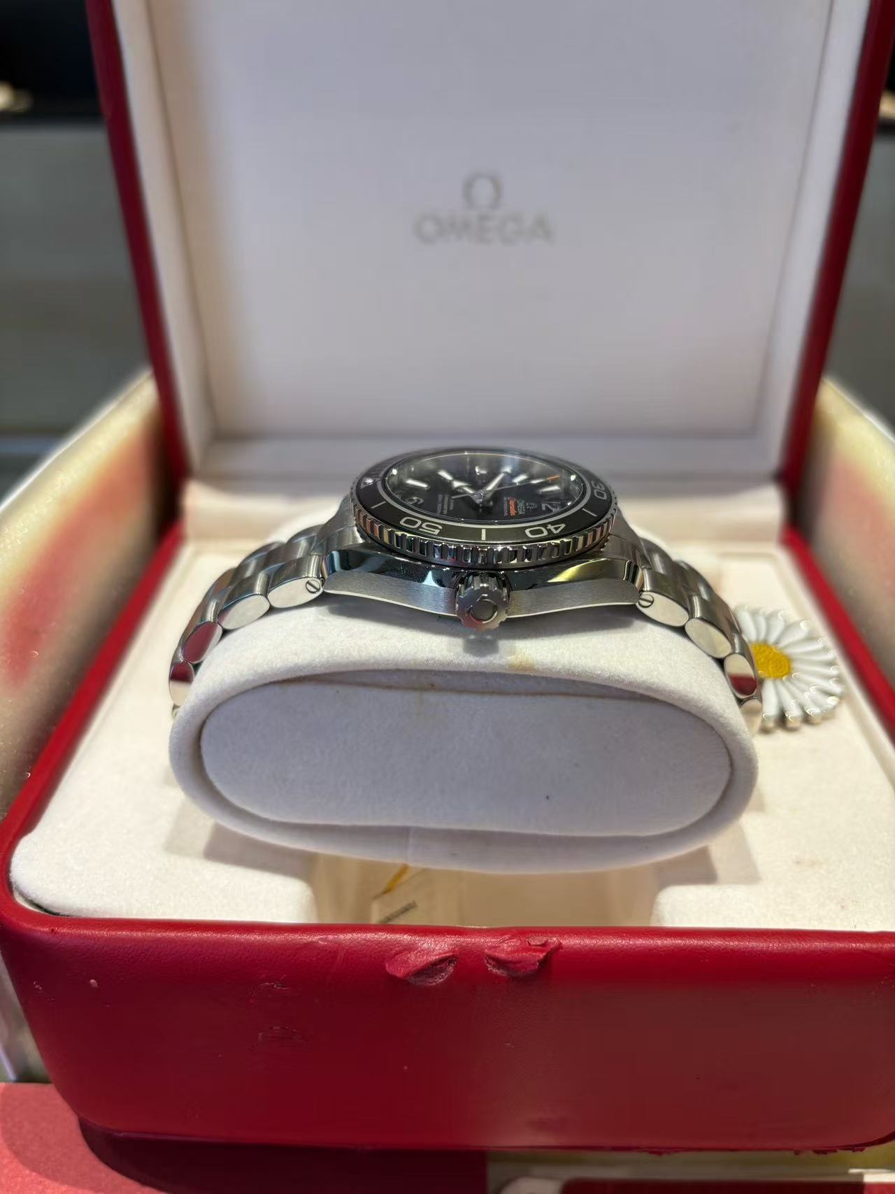 Omega 232.30.38.20.01.001 detail 4