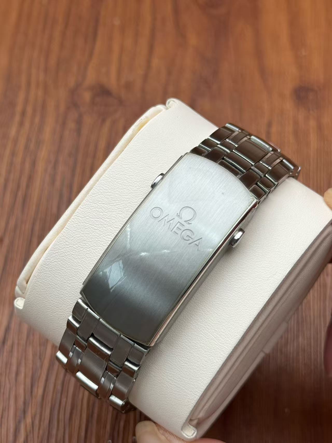 Omega 210.30.42.20.03.003 detail 3