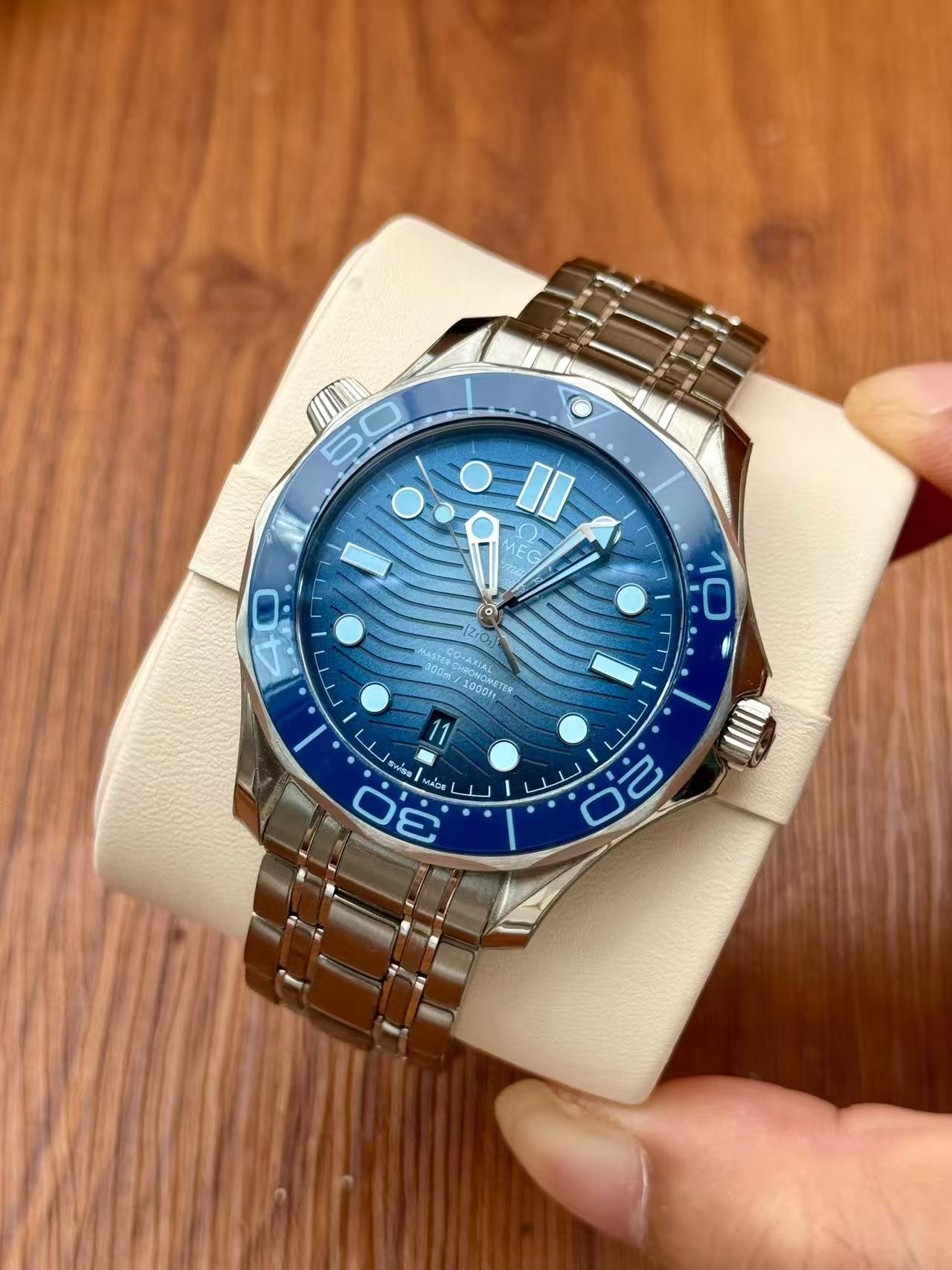 Omega 210.30.42.20.03.003