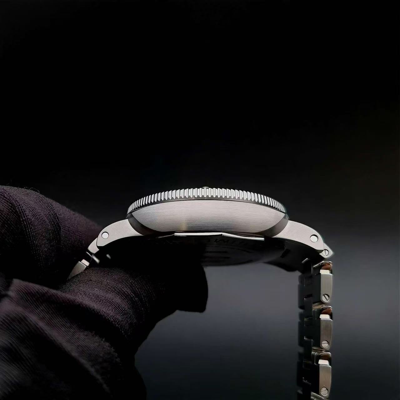 Panerai PAM01068 detail 4