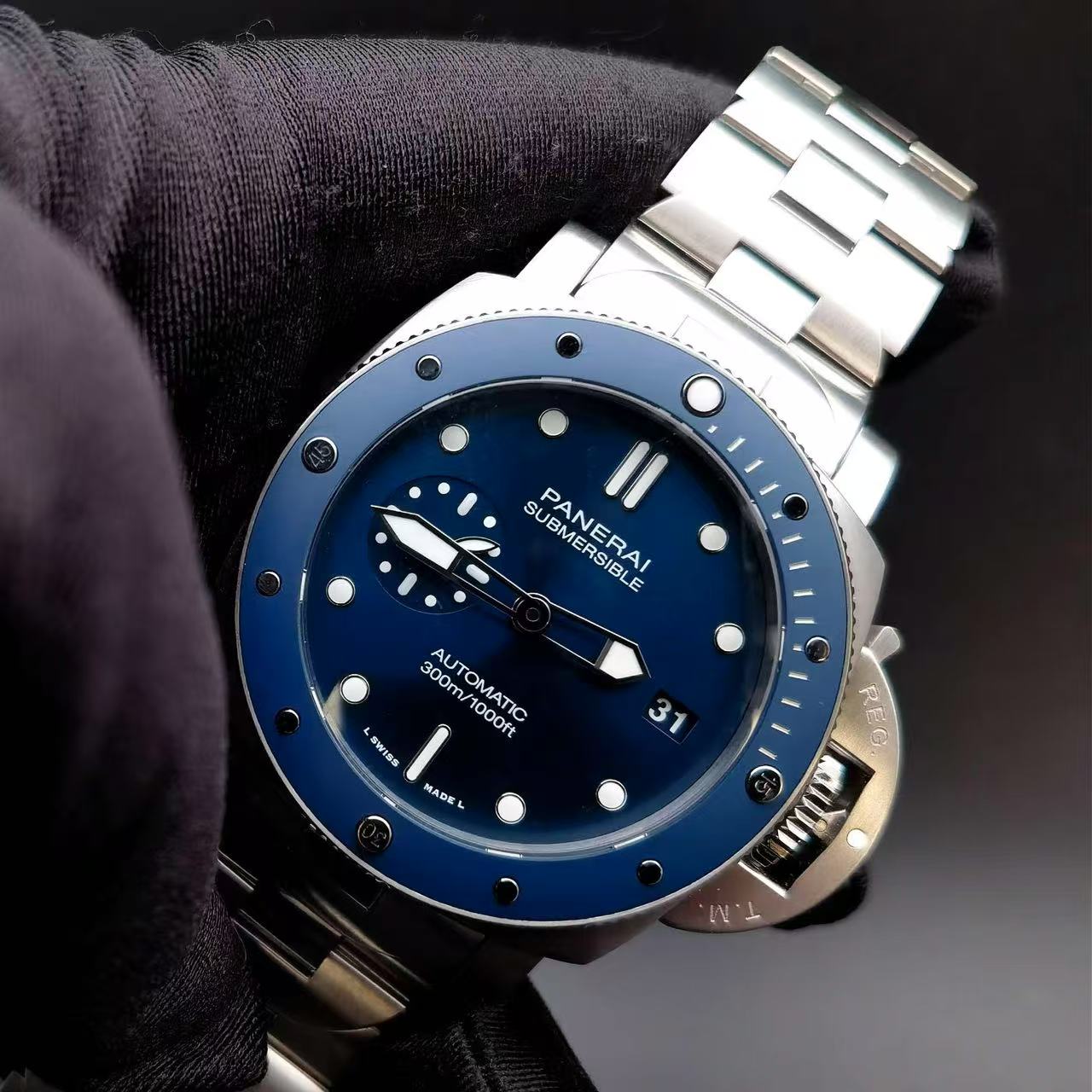Panerai PAM01068 detail 1