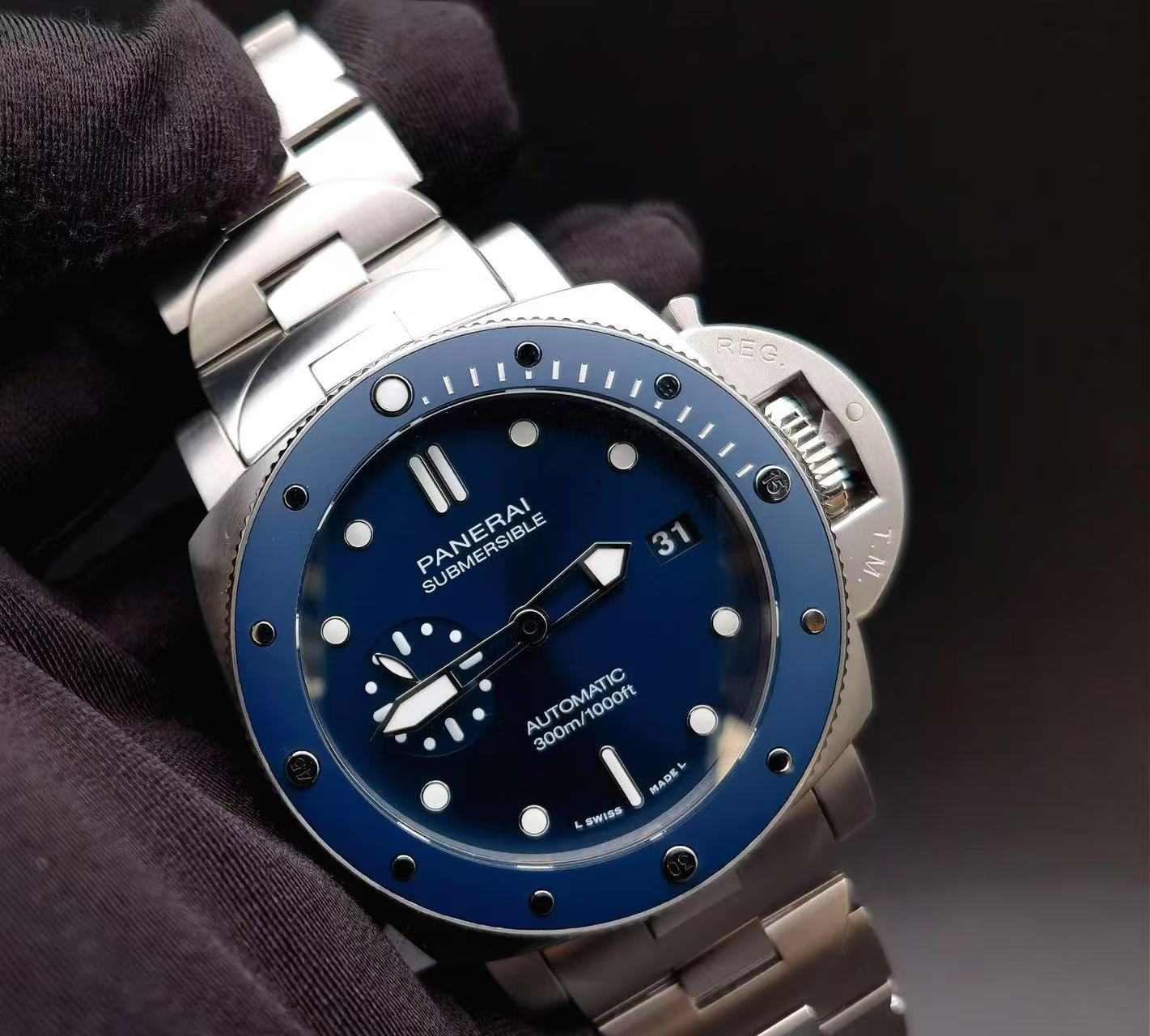 Panerai PAM01068 detail 2