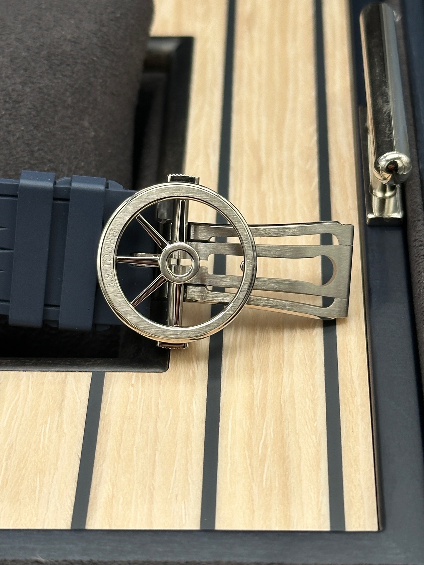 Breguet 5527BB / Y2 / 5WV detail 5