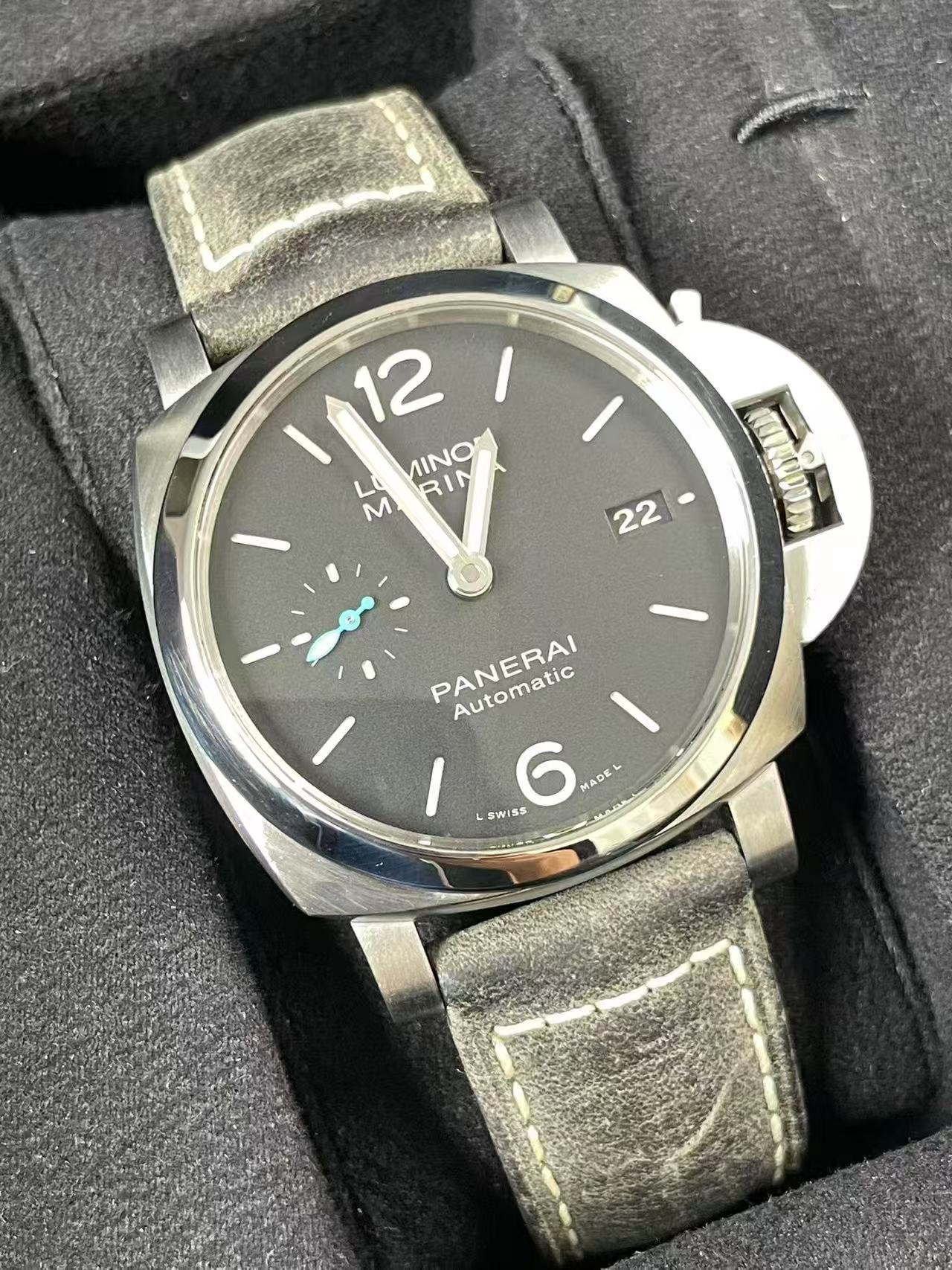 Panerai PAM02392 detail 2