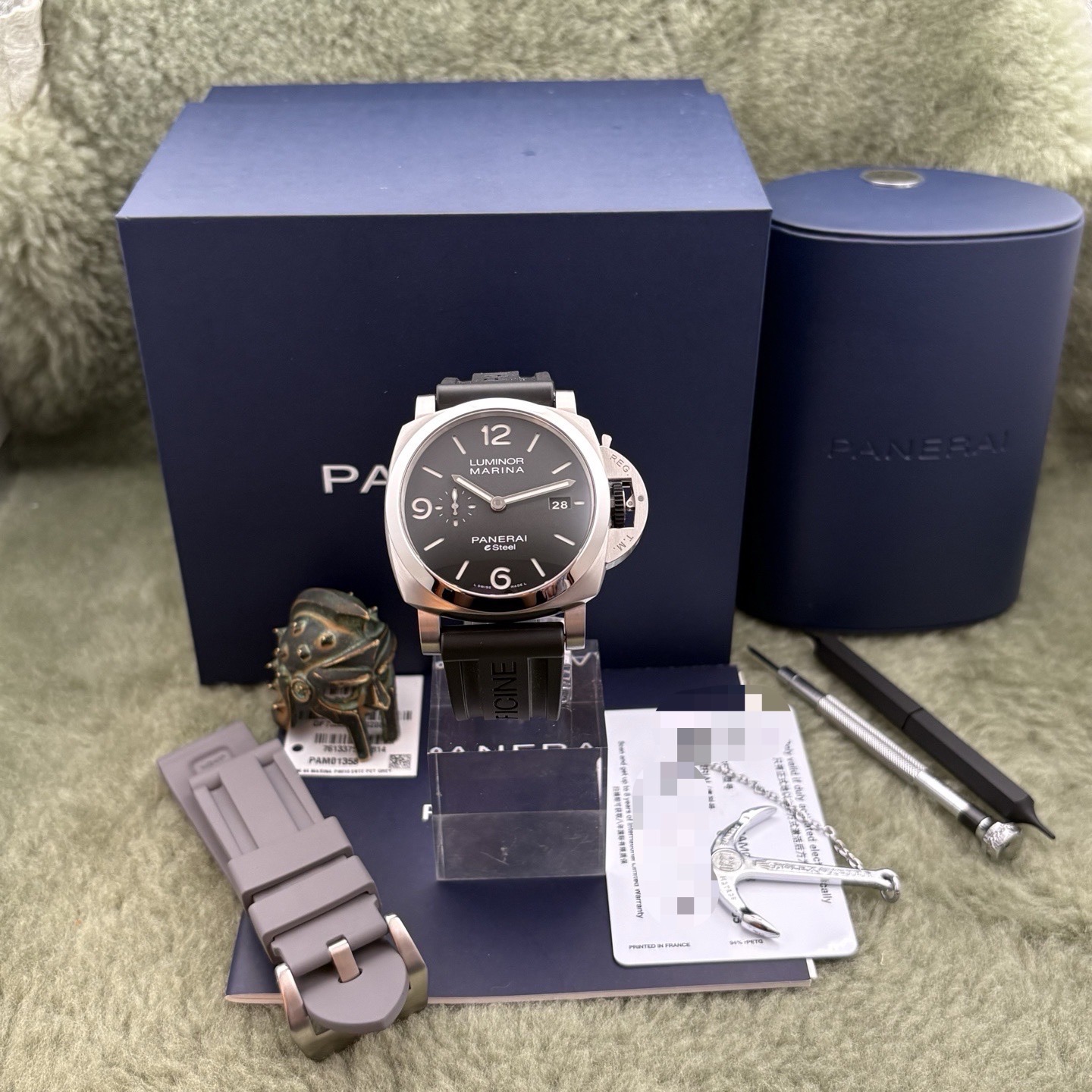 Panerai PAM01358 detail 6