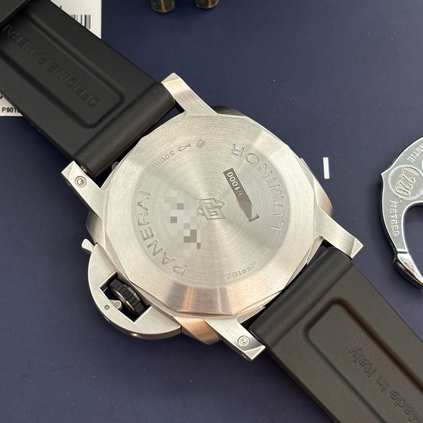 Panerai PAM01358 detail 4