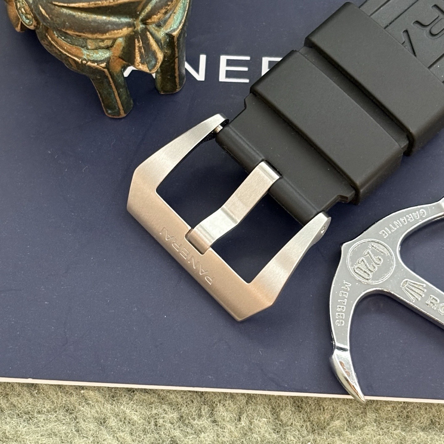 Panerai PAM01358 detail 5