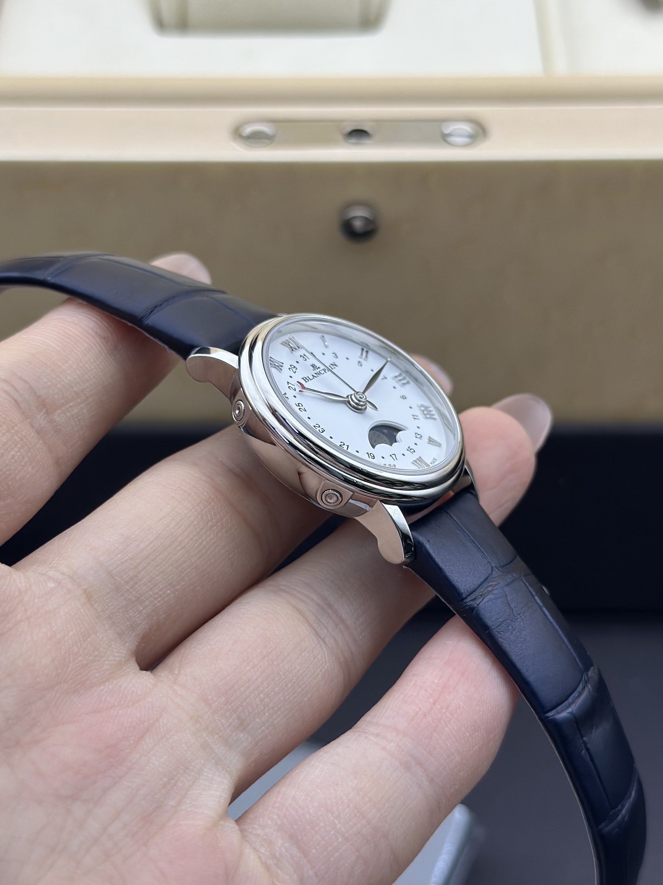 Blancpain 6106-1127-55A detail 1