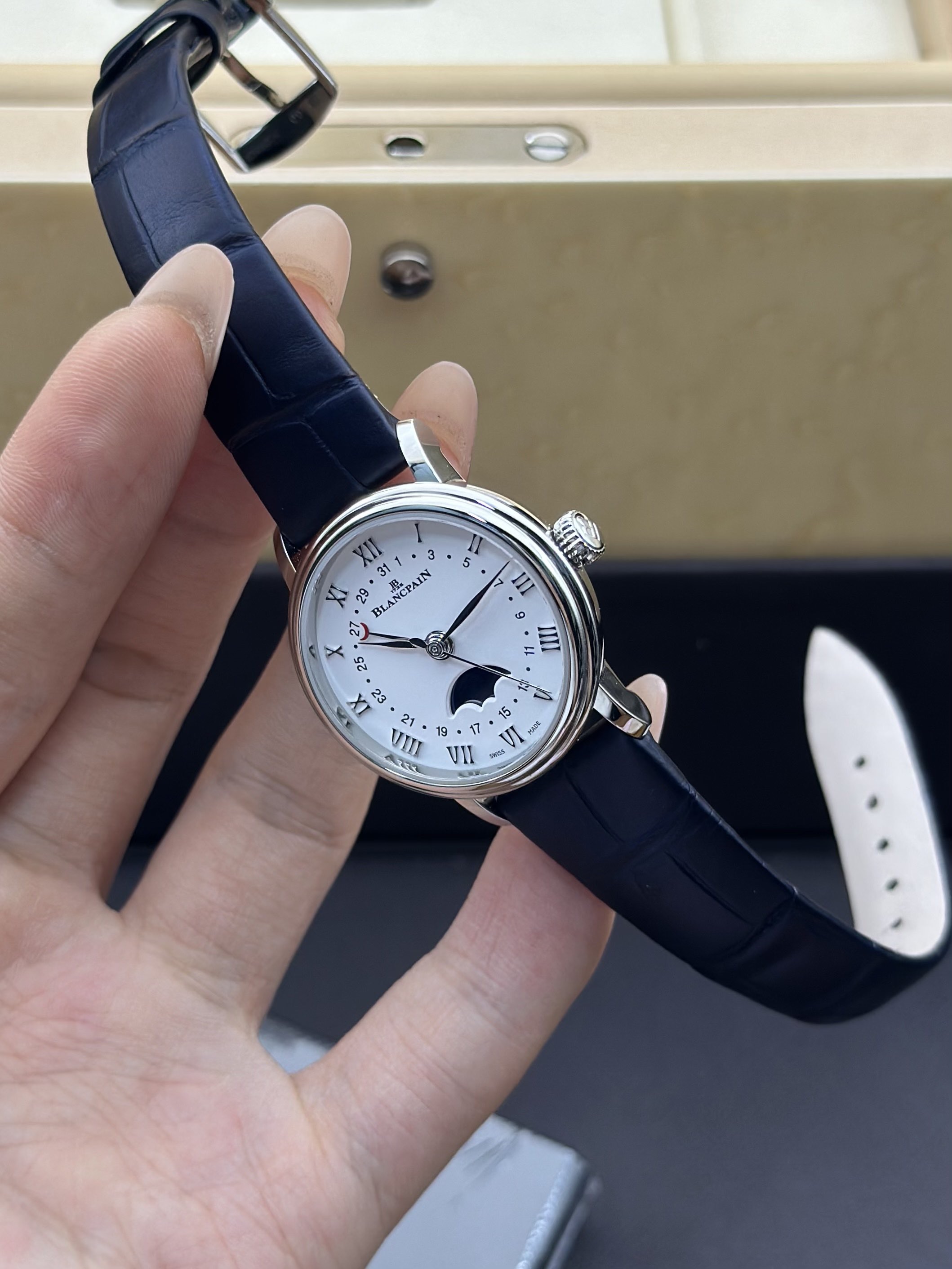 Blancpain 6106-1127-55A detail 2