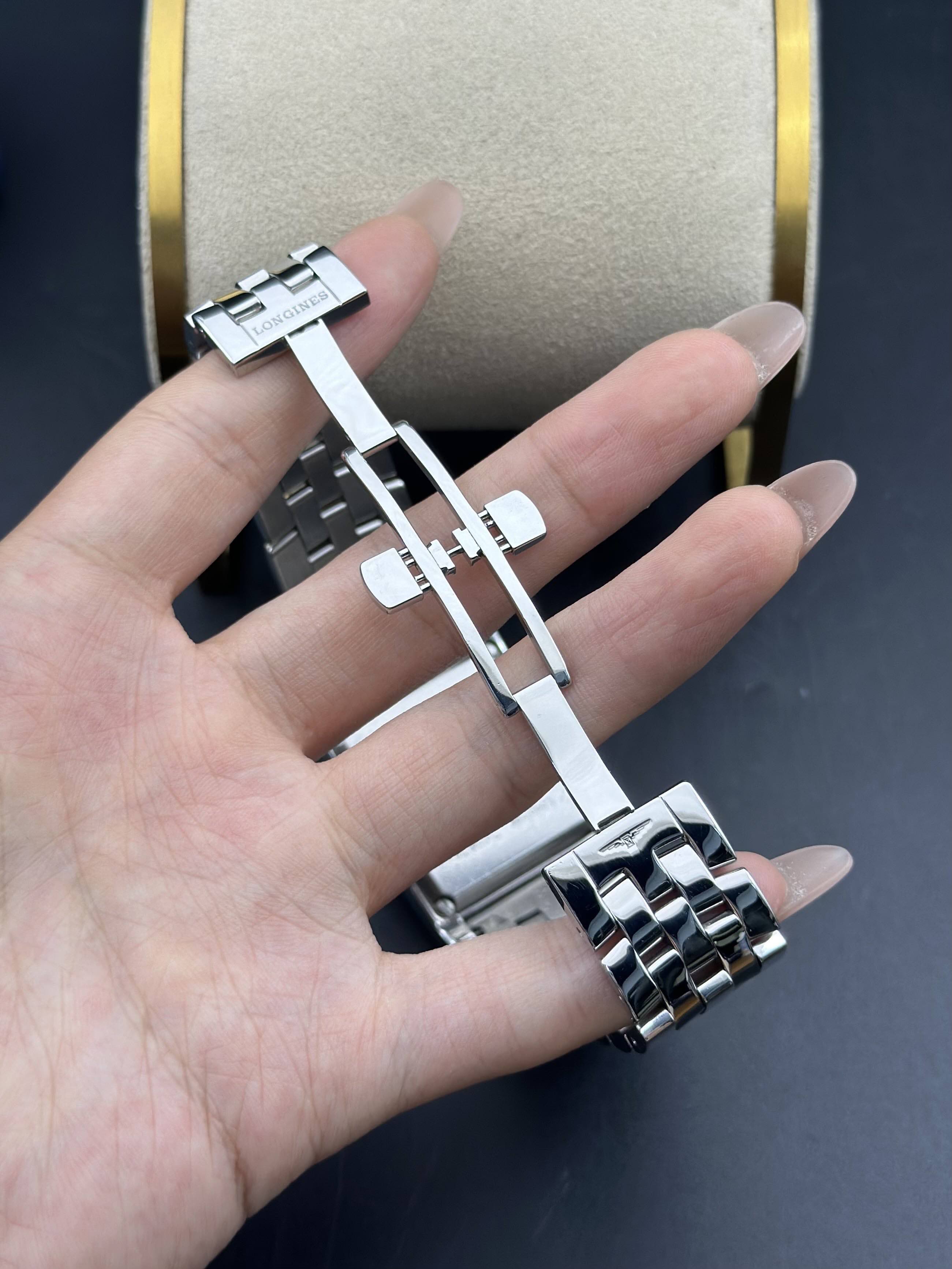 Longines L5.688.4.16.6 detail 5
