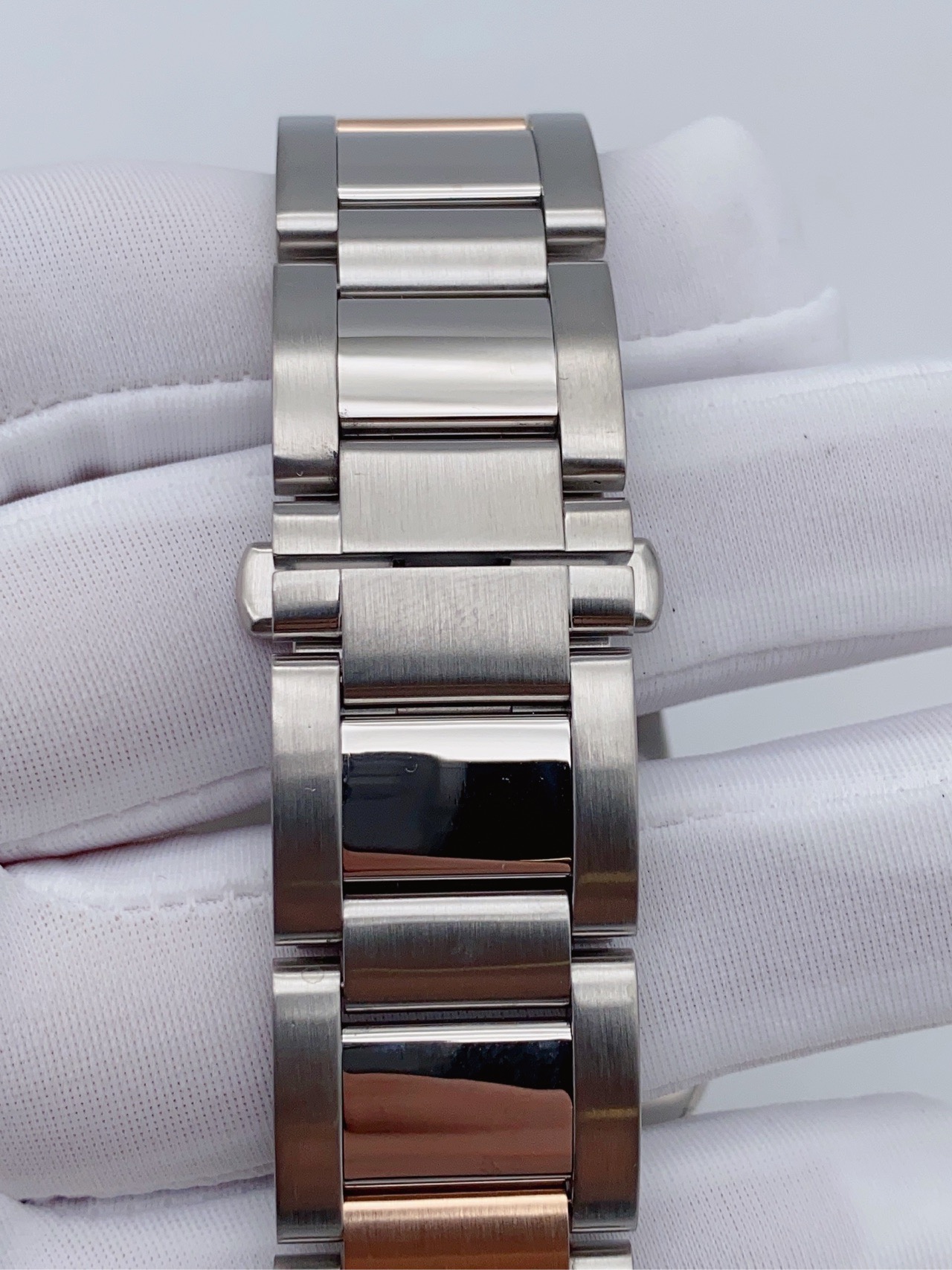 Cartier W7100036 detail 5