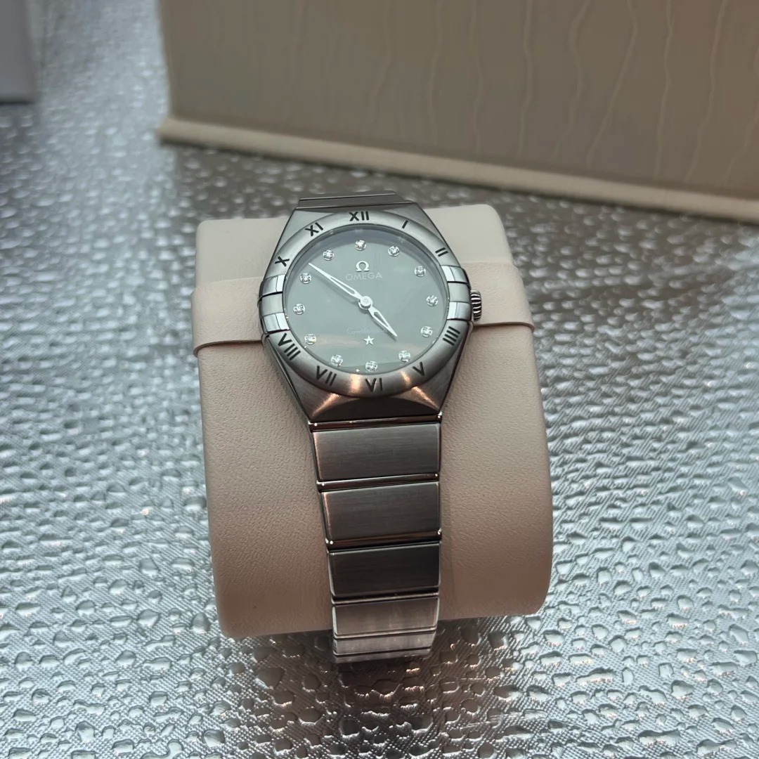 Omega 131.10.28.60.60.001 detail 5