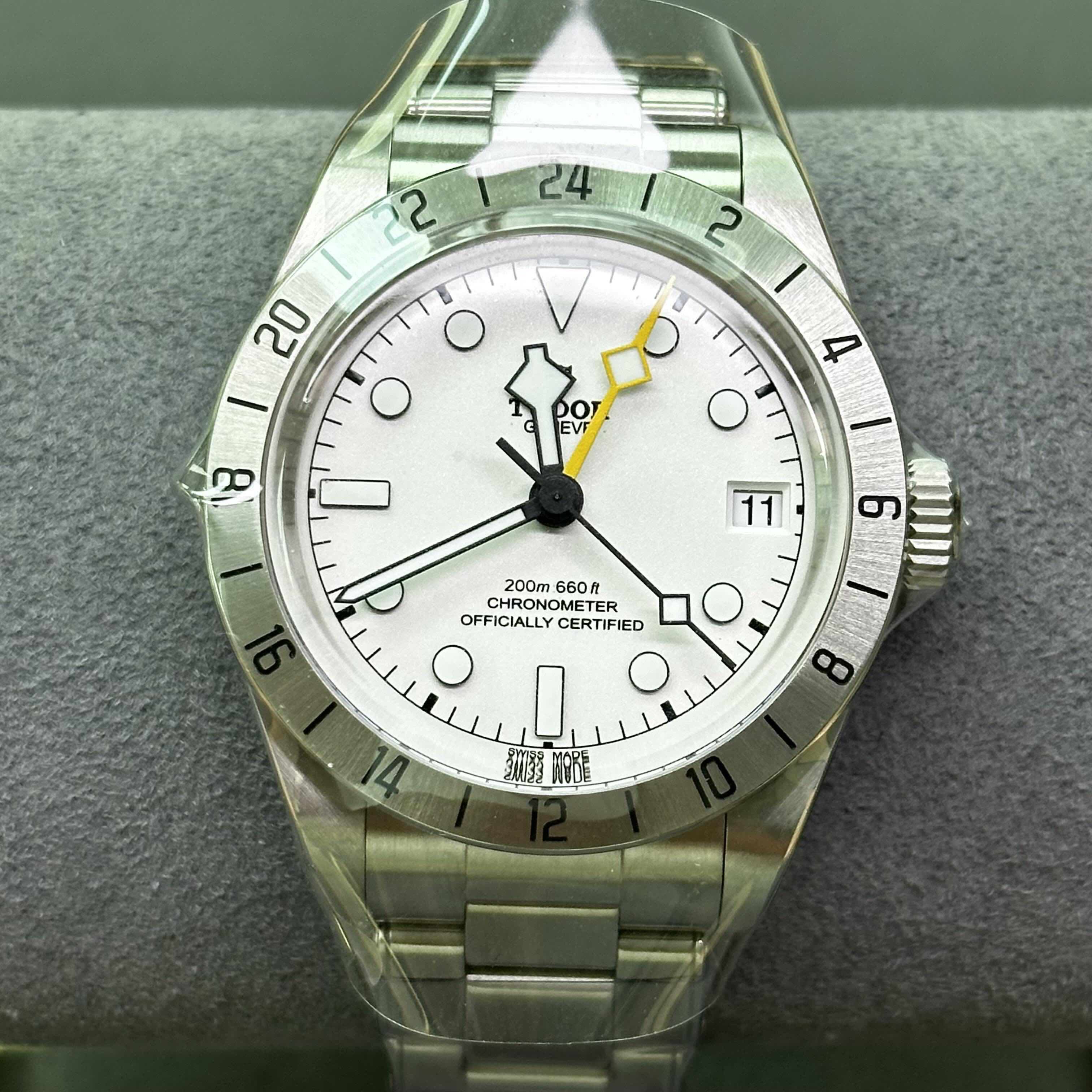 Tudor M79470-0004 detail 1