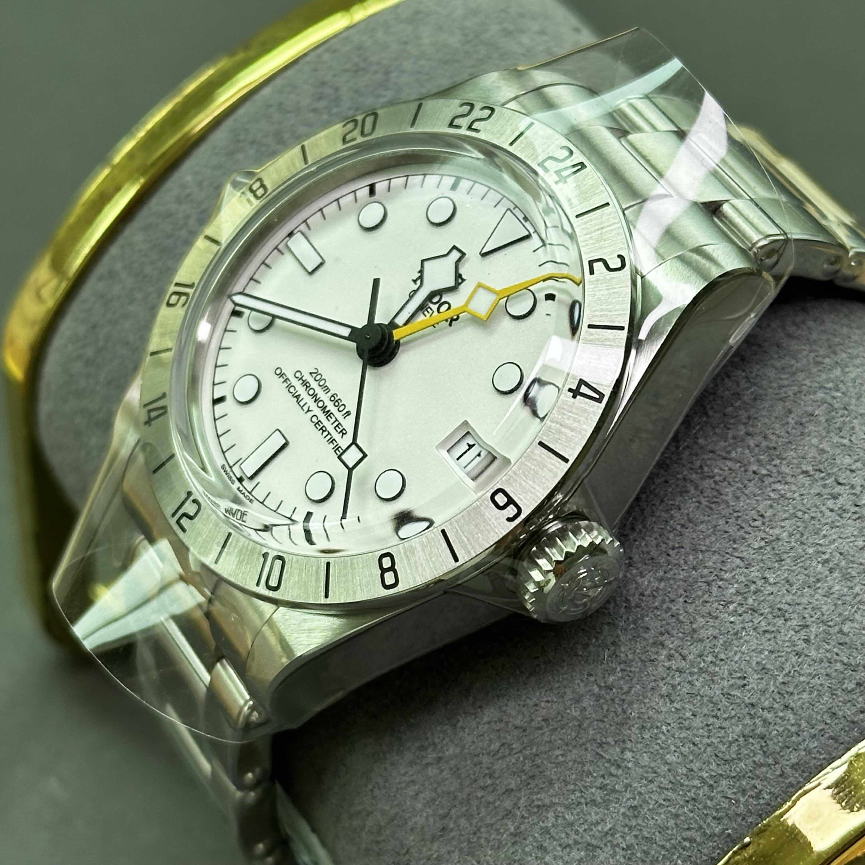 Tudor M79470-0004 detail 3