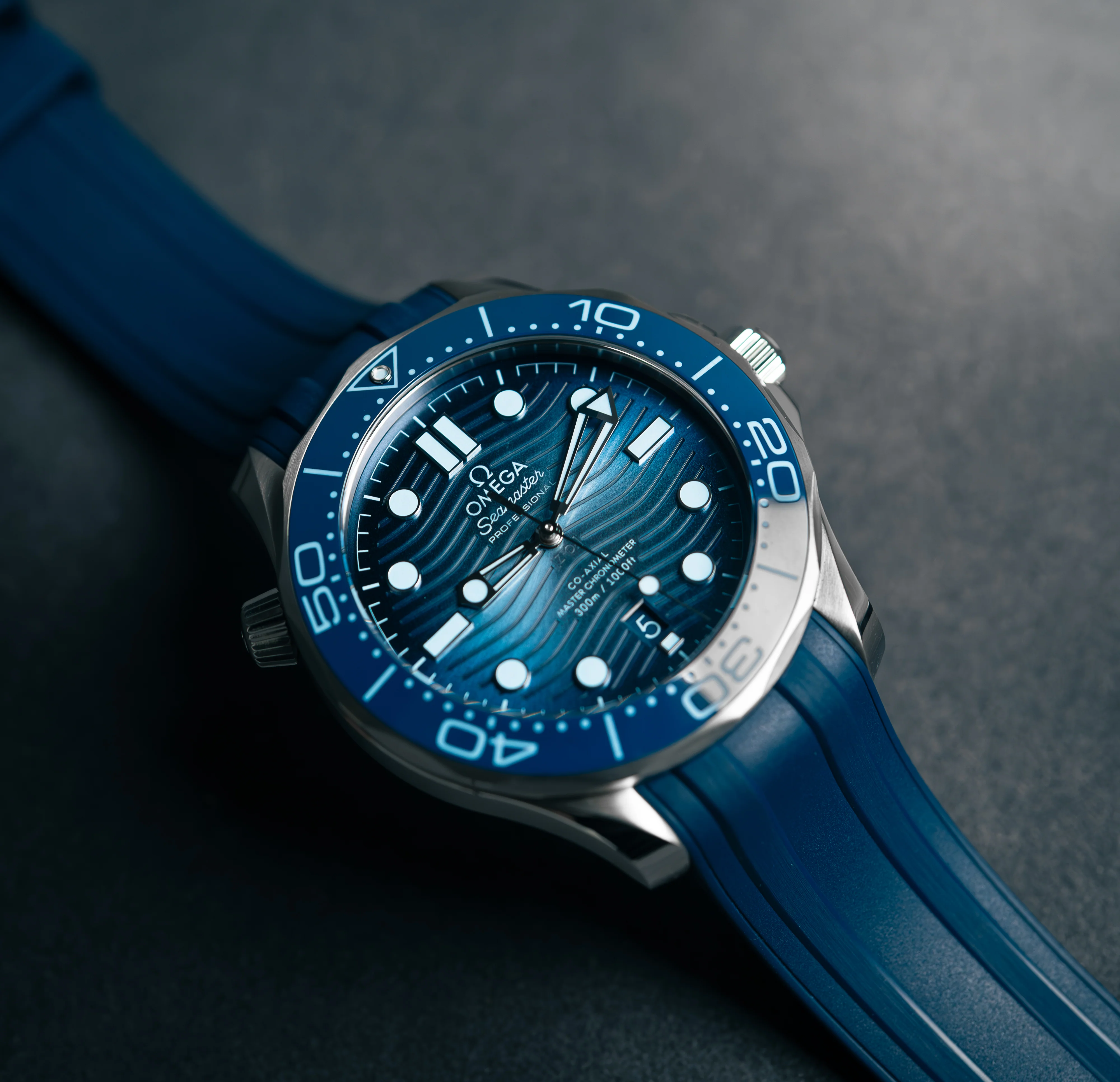 Omega 210.32.42.20.03.002 detail 3