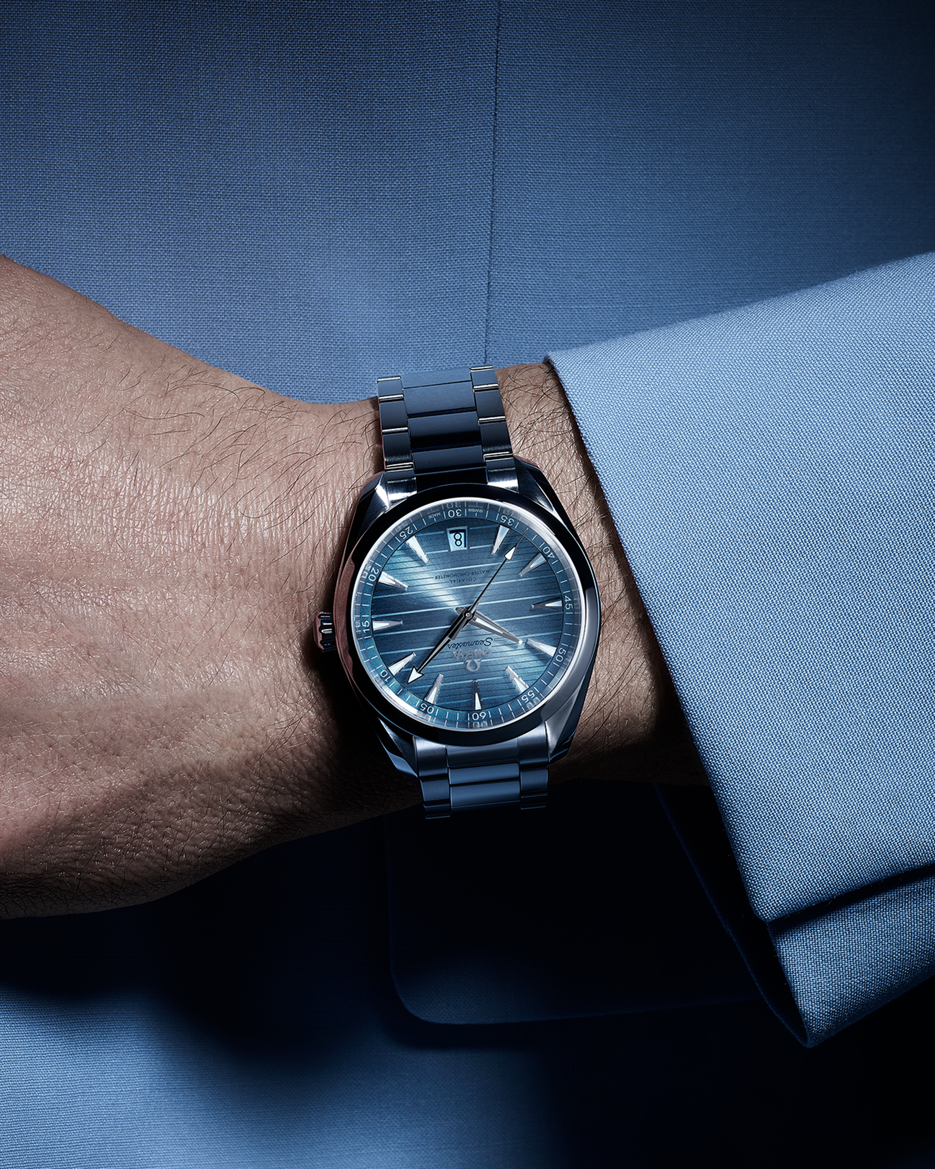 Omega 220.10.41.21.03.005 detail 2