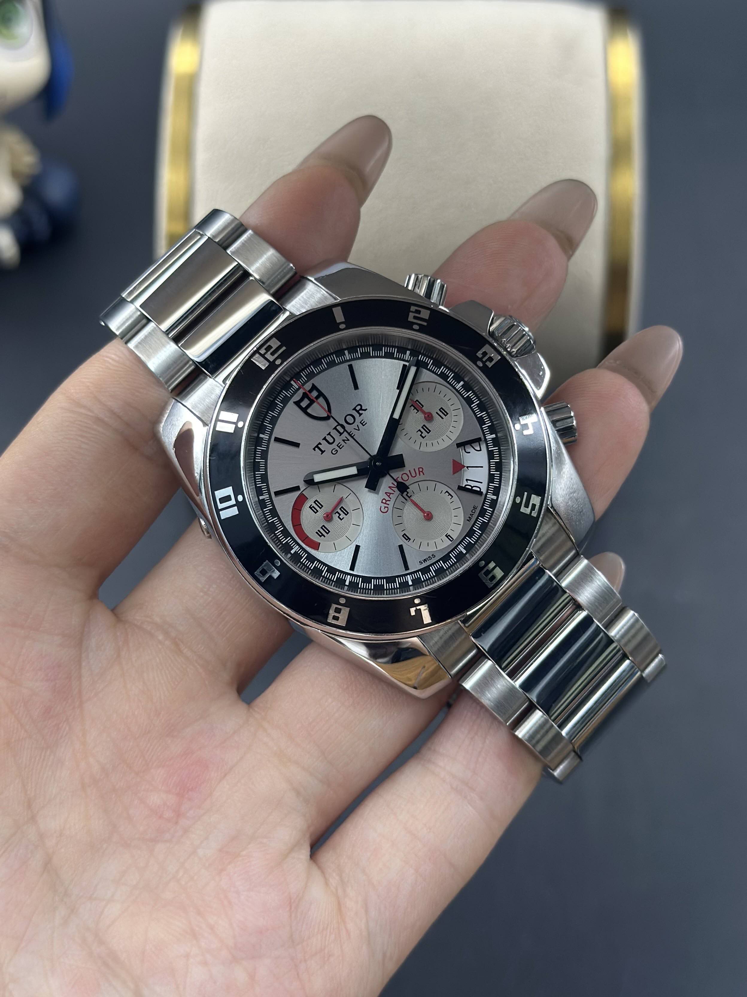 Tudor M20530N-0002 detail 1