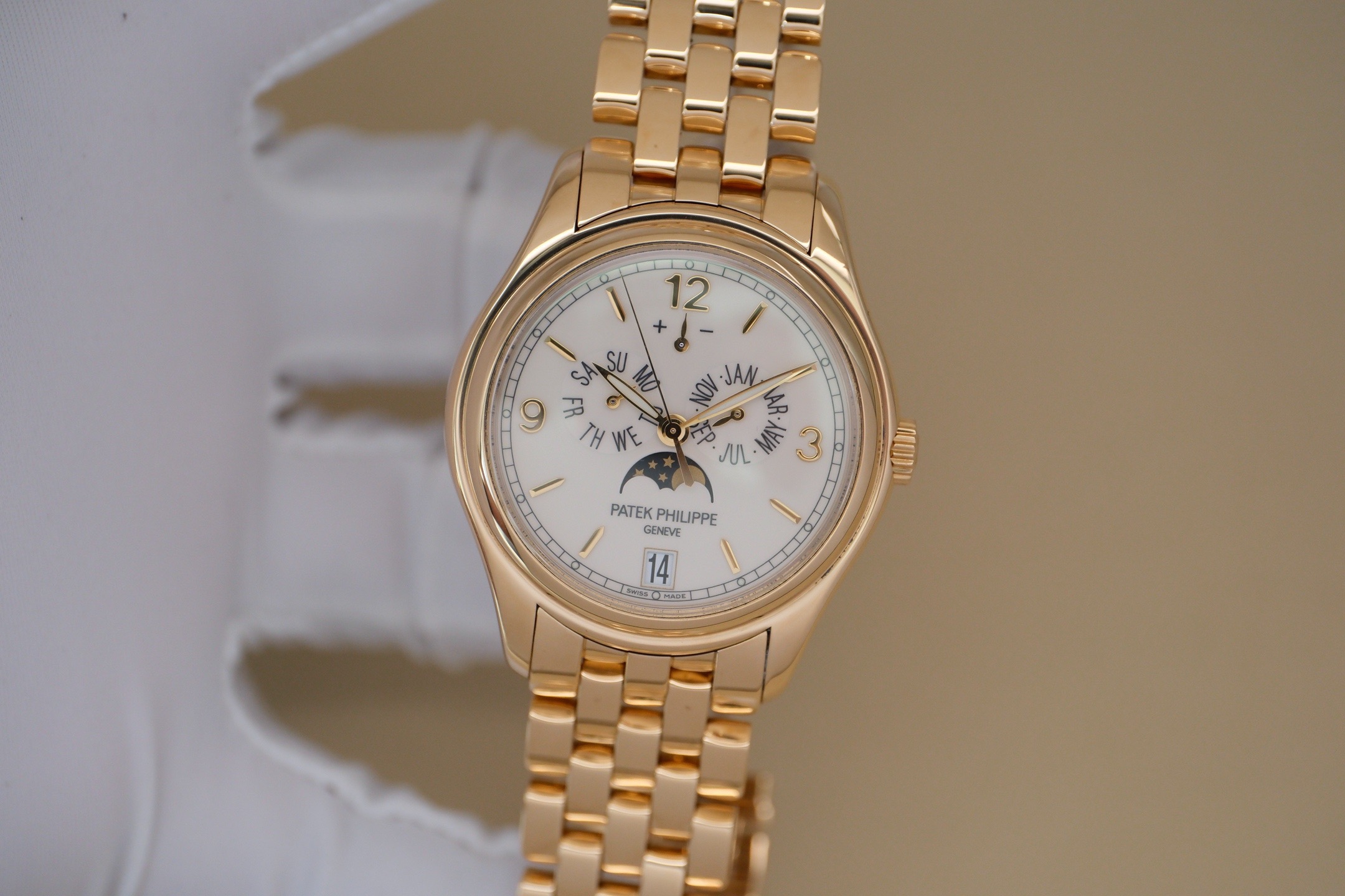 Patek Philippe 5146 / 1J-001 detail 1