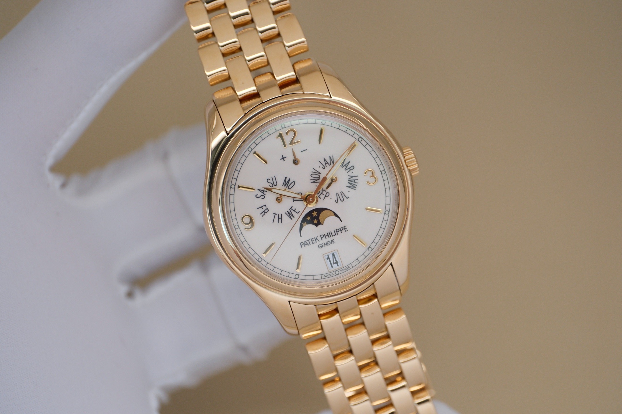 Patek Philippe 5146 / 1J-001 detail 2