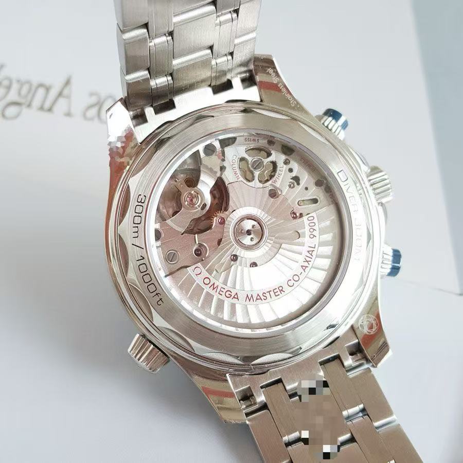 Omega 210.30.44.51.06.001 detail 4