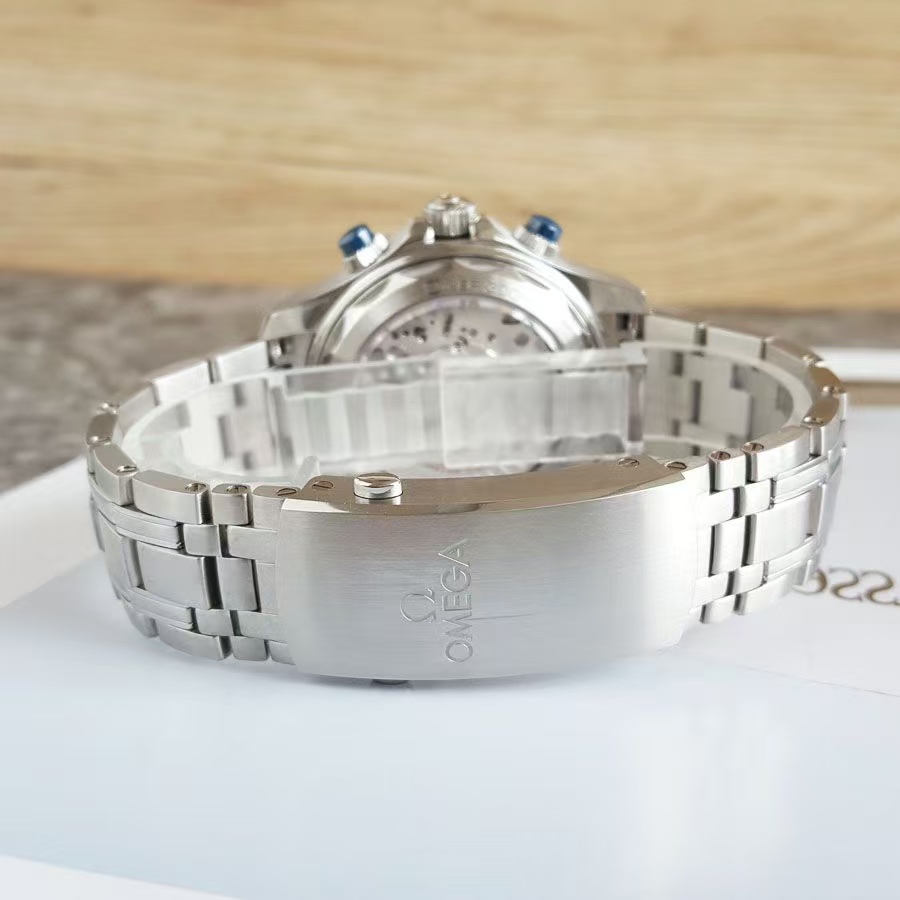 Omega 210.30.44.51.06.001 detail 3