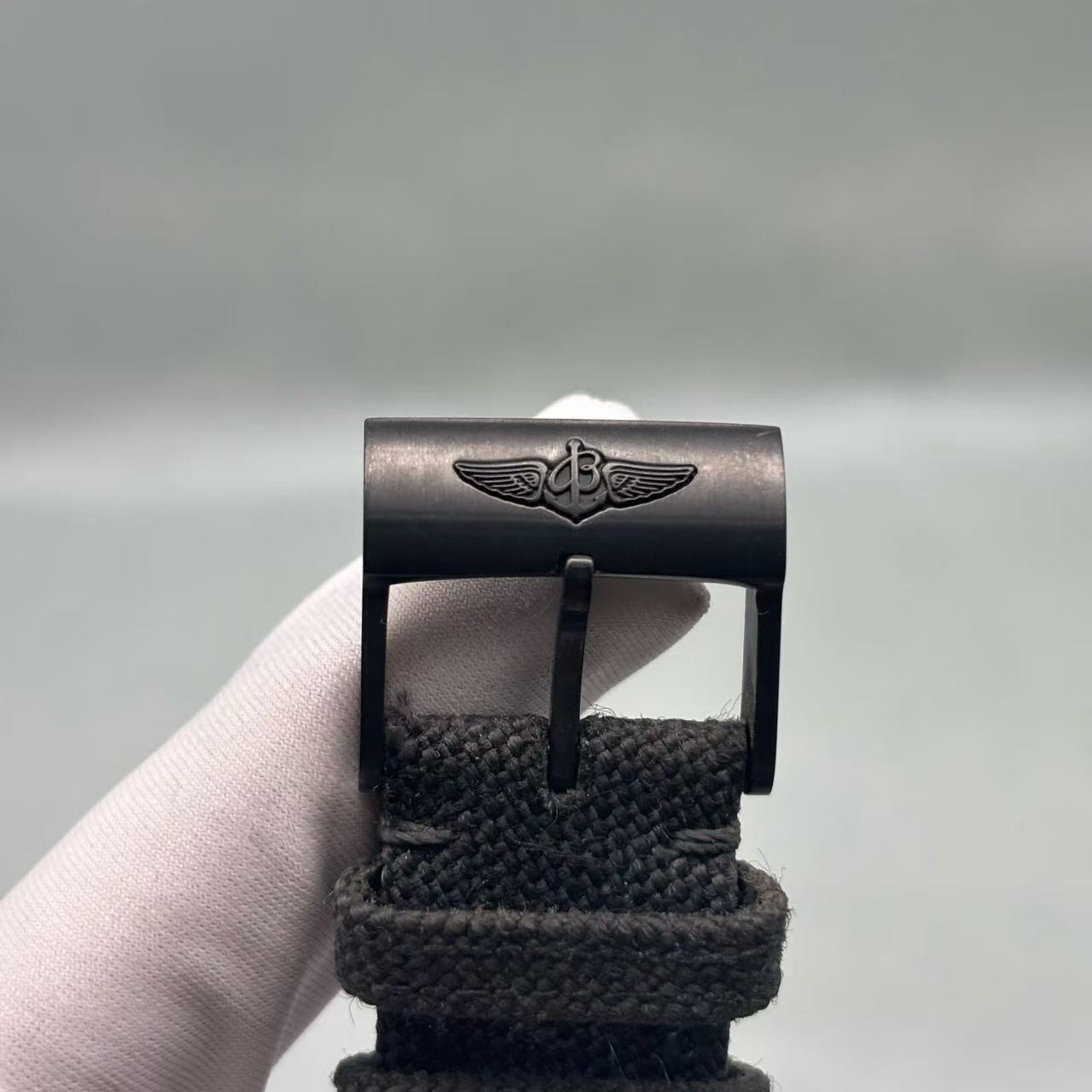 Breitling V1731110 detail 5