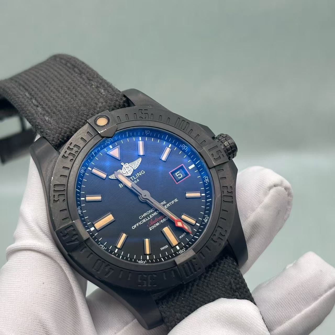 Breitling V1731110 detail 1