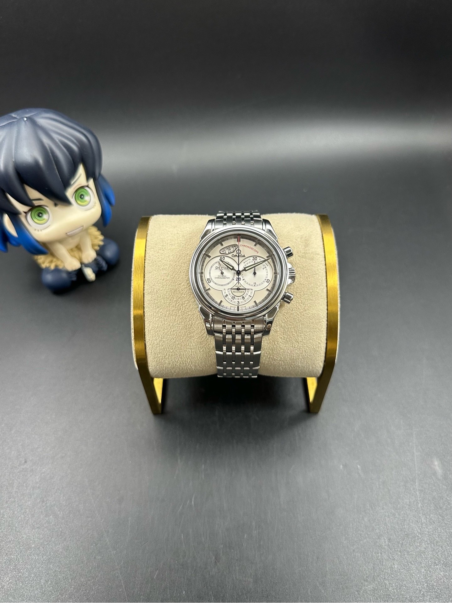 Omega 4550.30.00 detail 1
