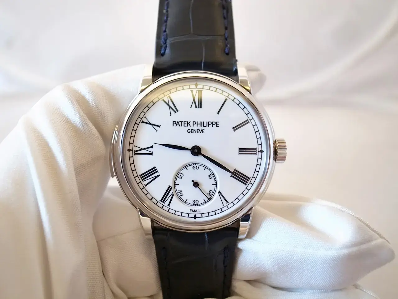 Patek Philippe 5078P Review: Platinum Minute Repeater Watch