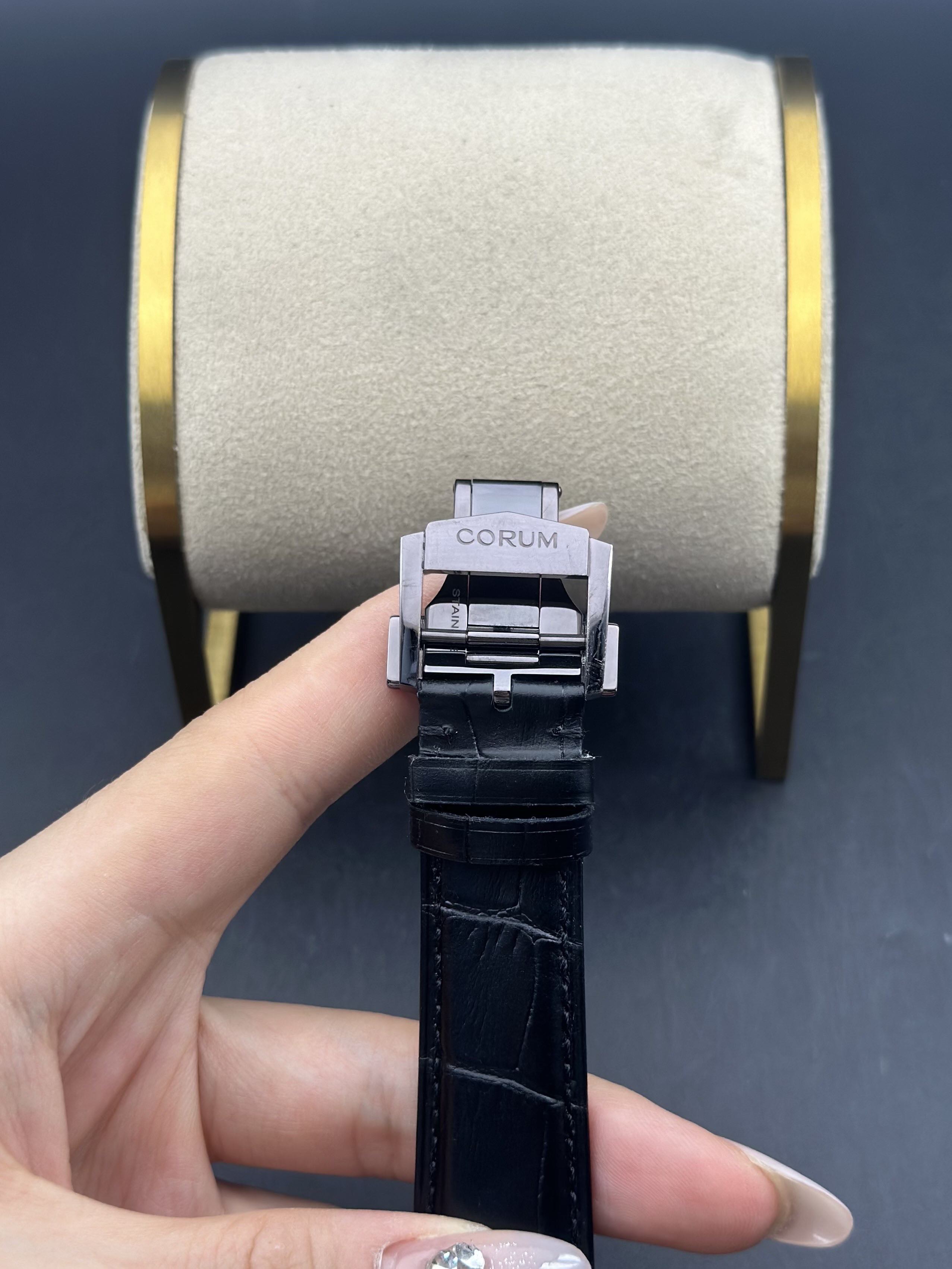 Corum A395 / 04319 detail 5