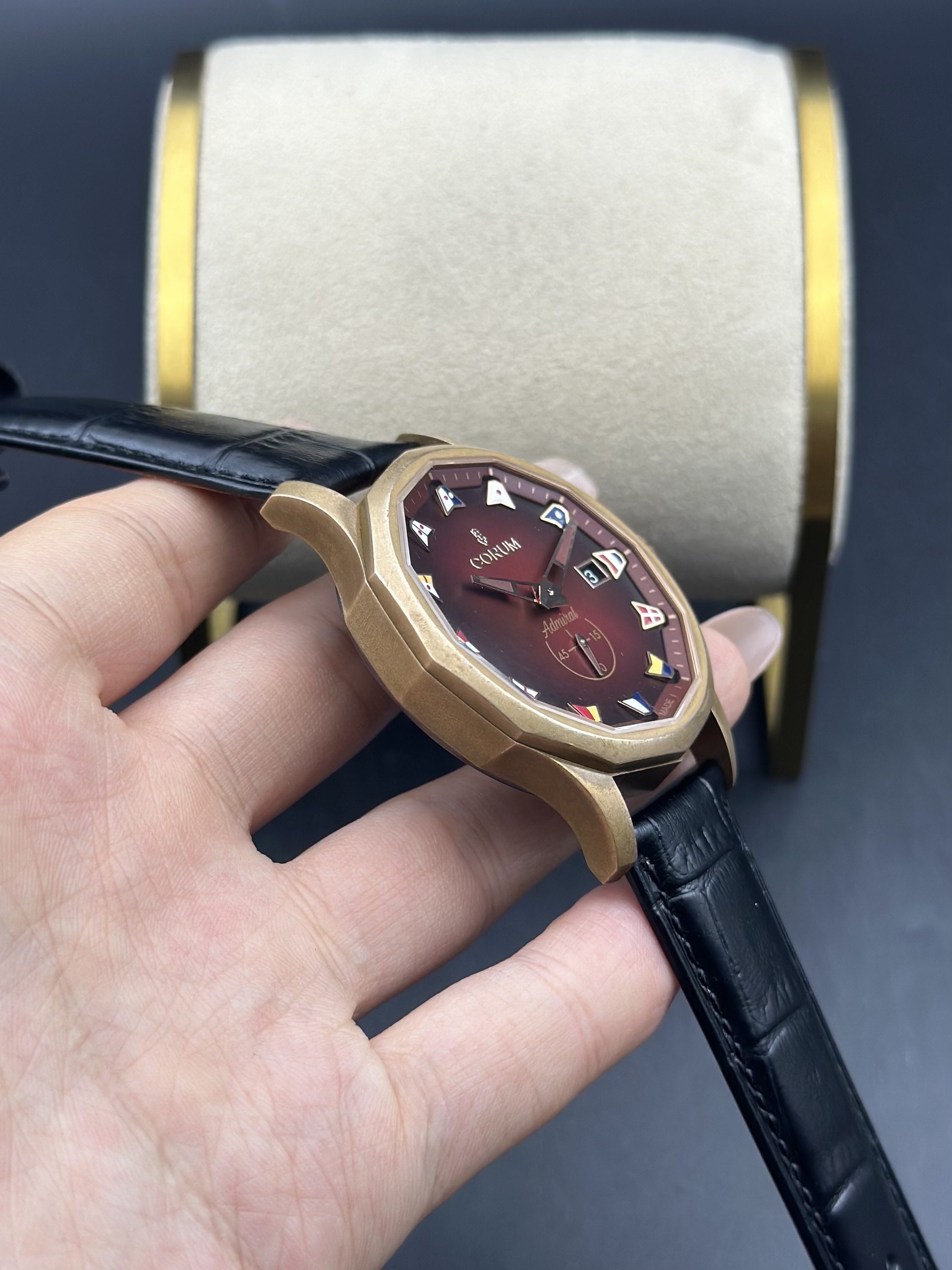 Corum A395 / 04319 detail 3