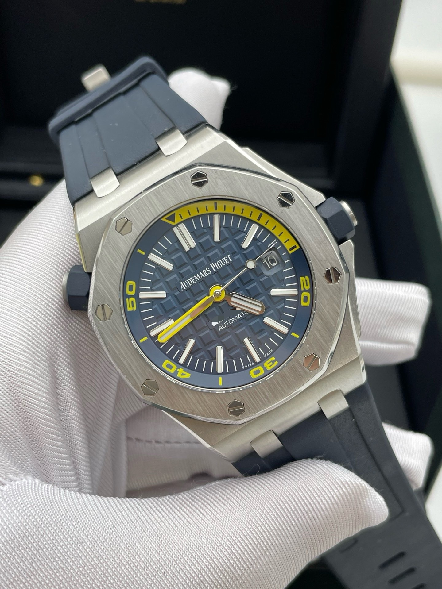 Audemars Piguet 15710ST.OO.A027CA.01 detail 2