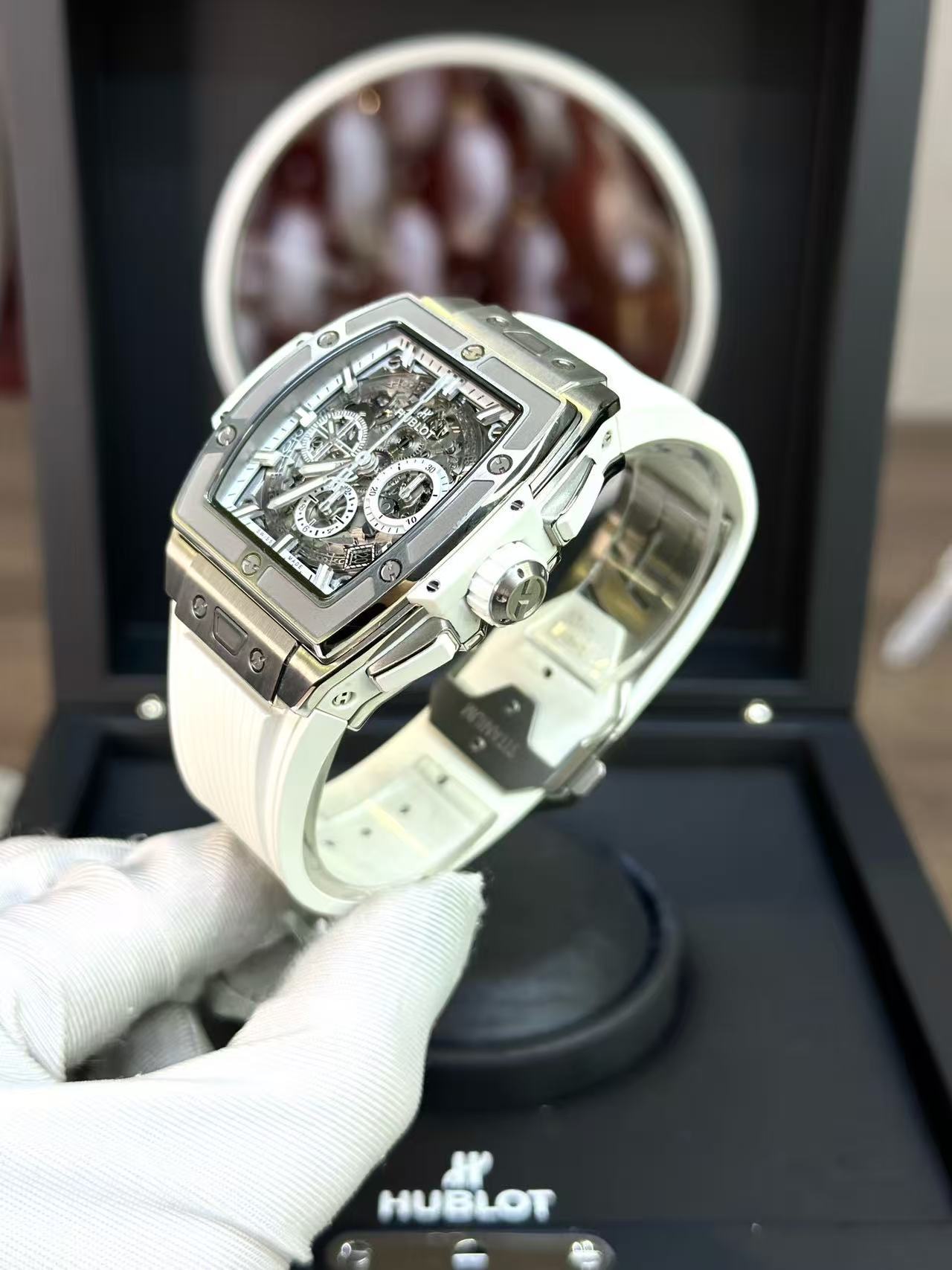 Hublot 642.NE.2010.RW detail 1